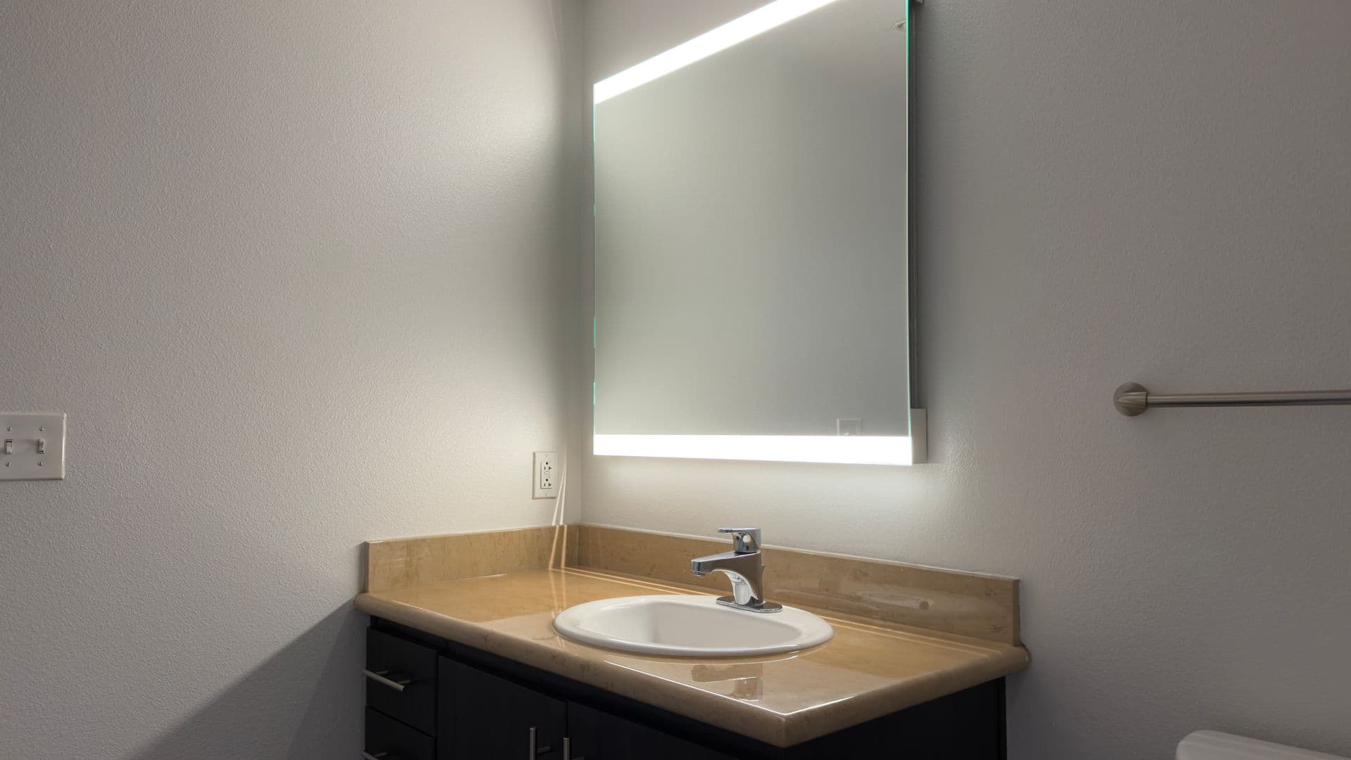 135 - Canvas LA Apartments 10 of 10