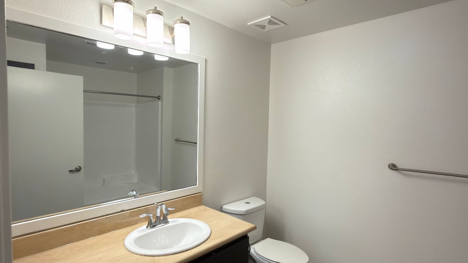 135 - Canvas LA Apartments 6 of 7