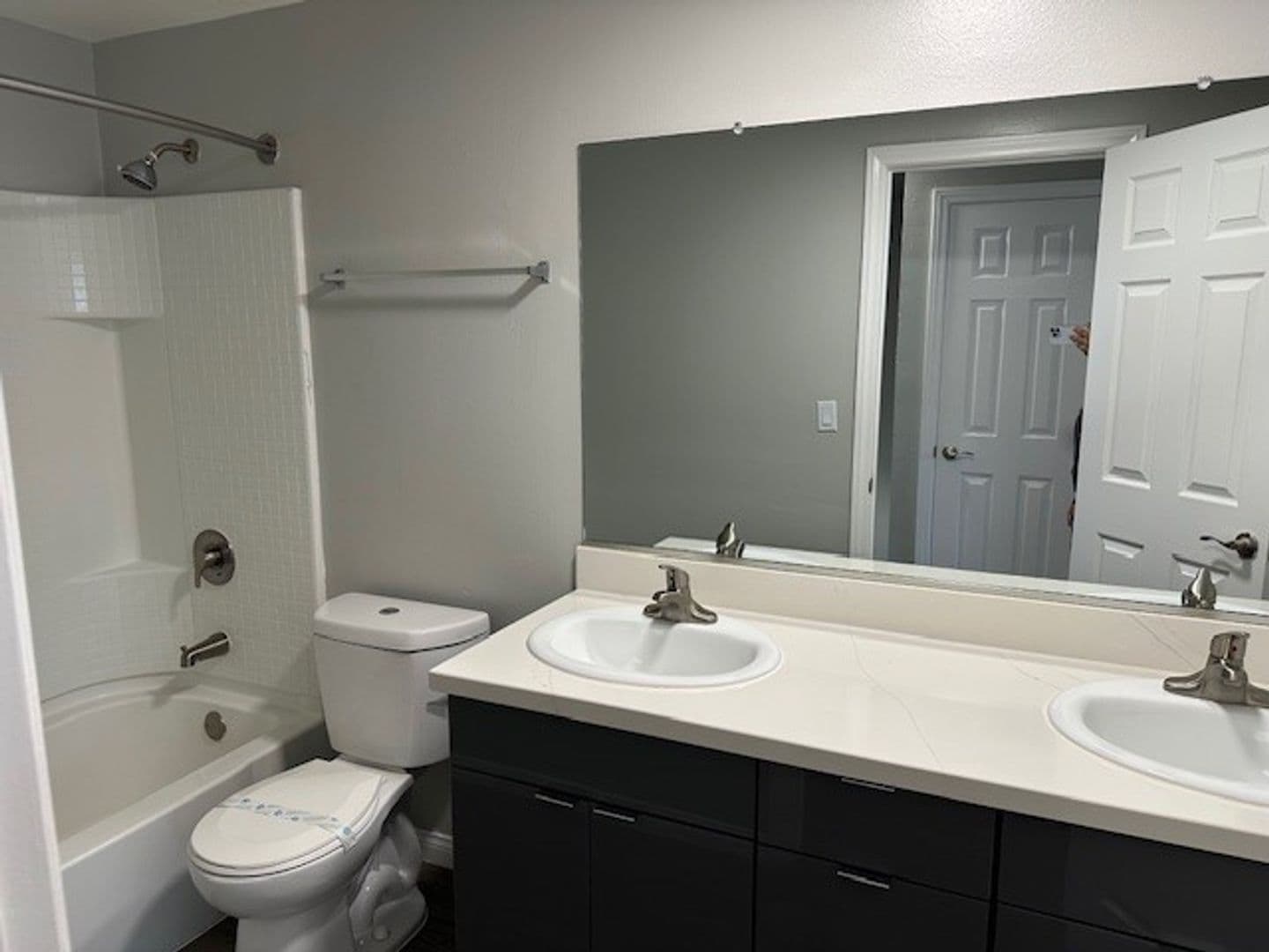 055 - Villa Del Sol Apartment Homes 7 of 8