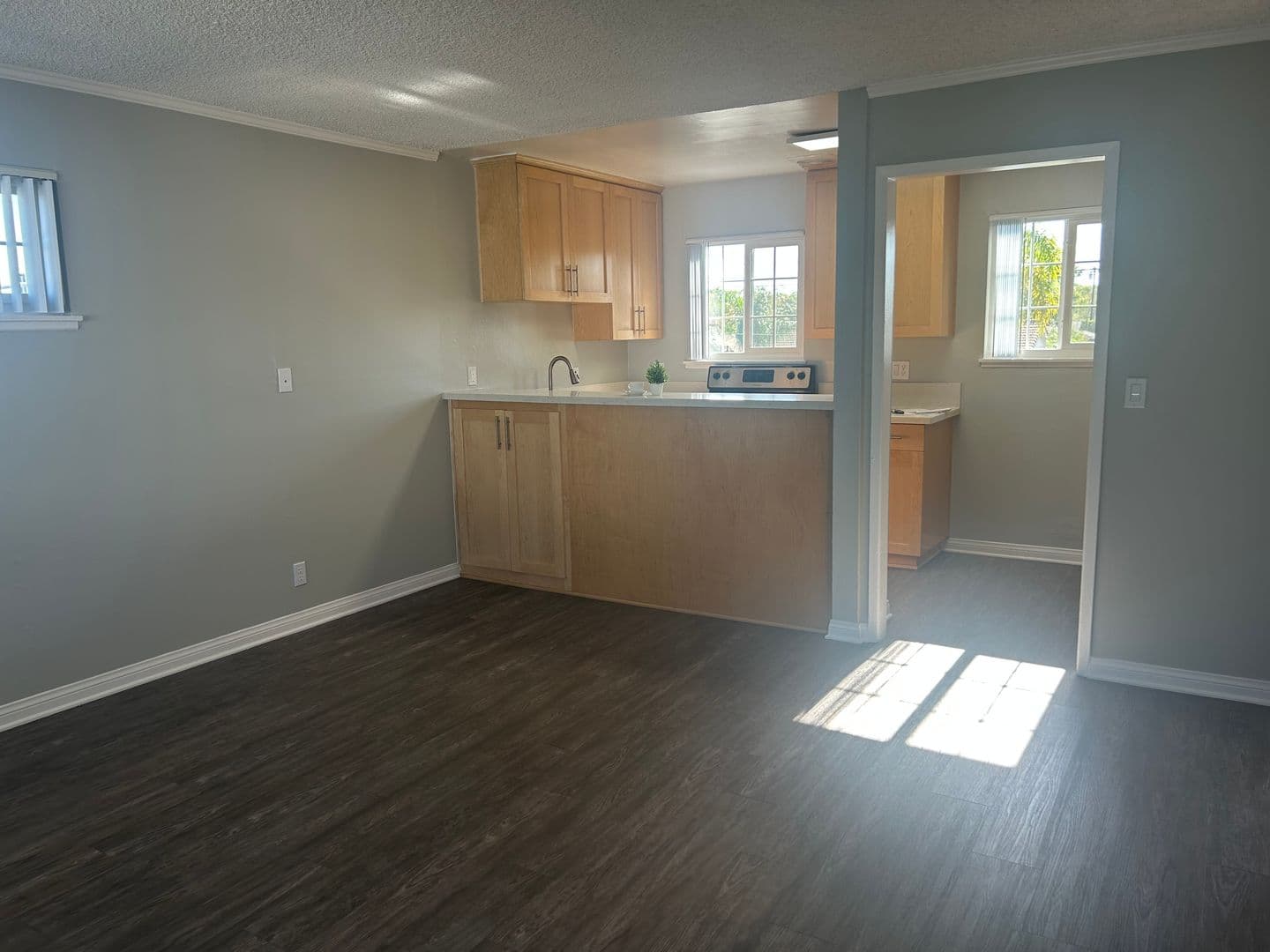055 - Villa Del Sol Apartment Homes 1 of 5