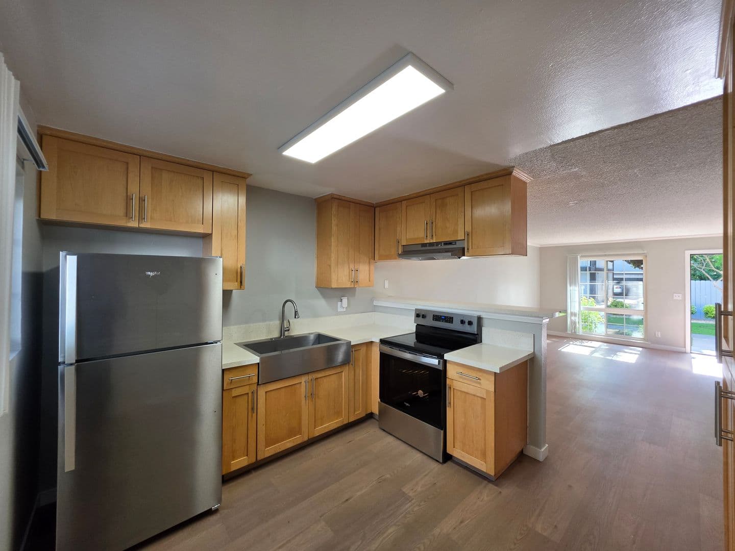 055 - Villa Del Sol Apartment Homes 2 of 7