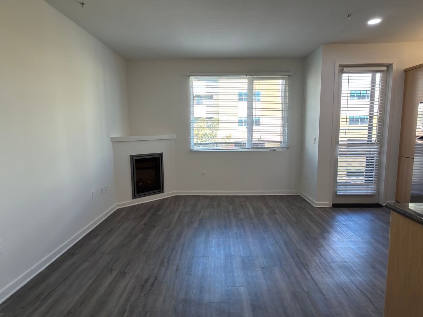 135 - Canvas LA Apartments 12 of 12