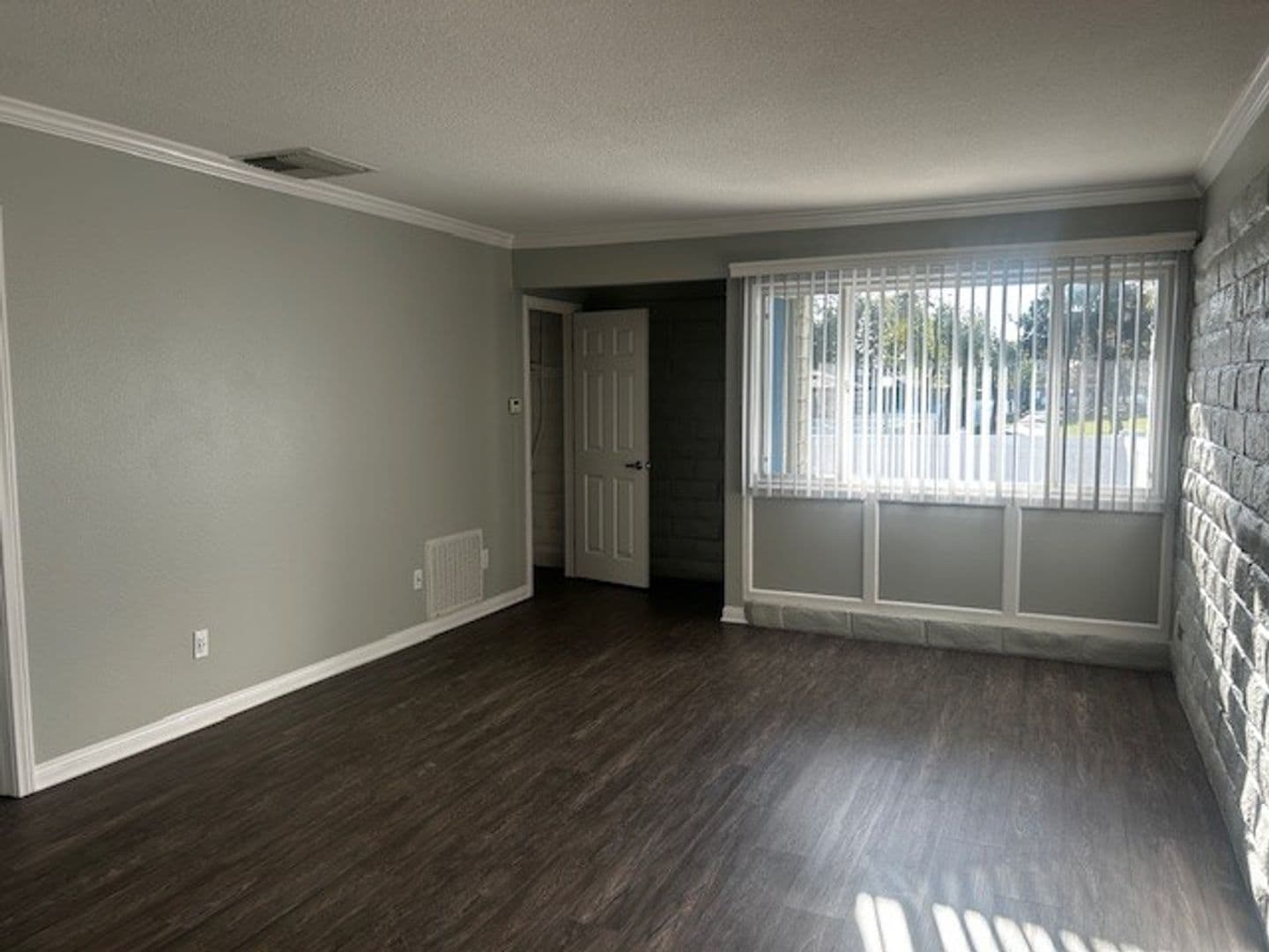 074 - The Pines Apartments 4 of 7