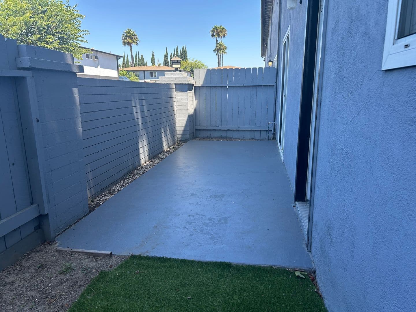 055 - Villa Del Sol Apartment Homes 2 of 8