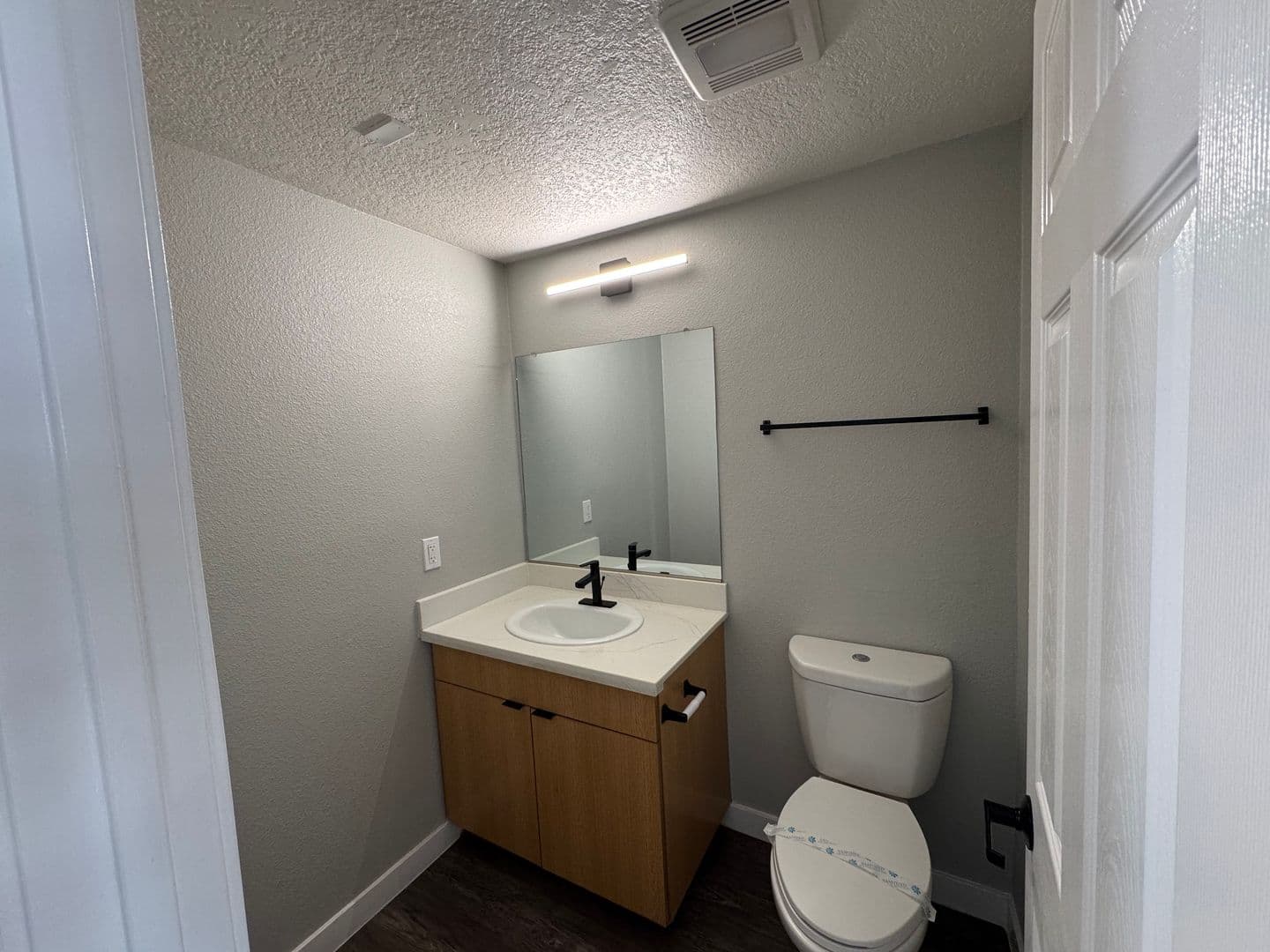 055 - Villa Del Sol Apartment Homes 5 of 8