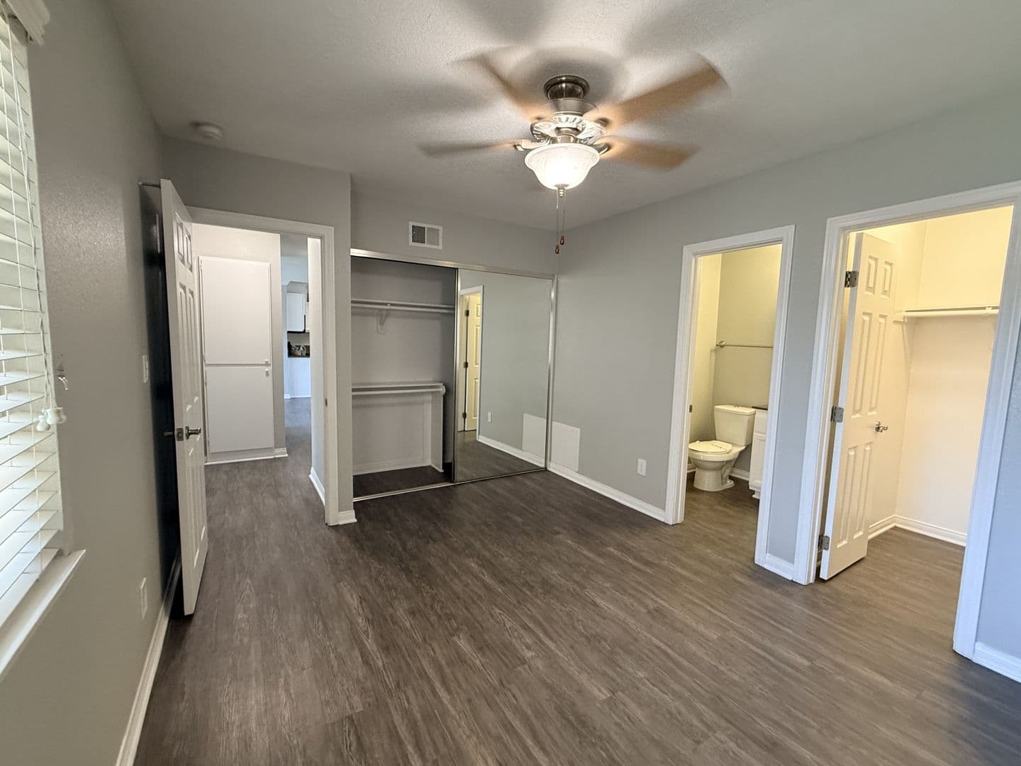 094 - Solara Apartment Homes 1 of 7