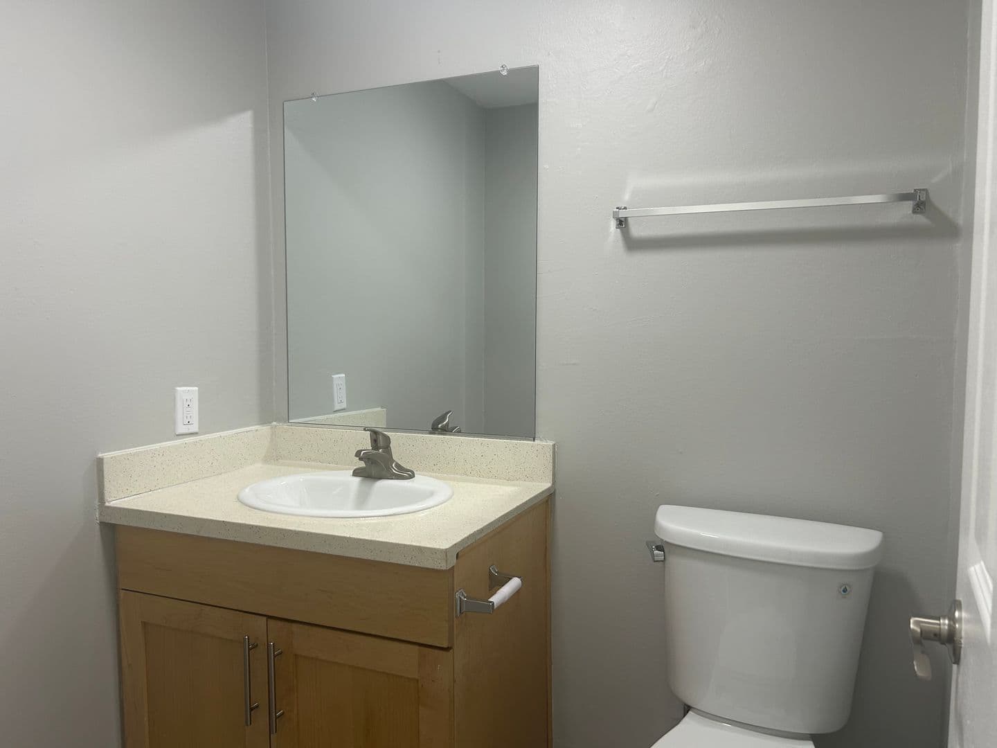 055 - Villa Del Sol Apartment Homes 3 of 6