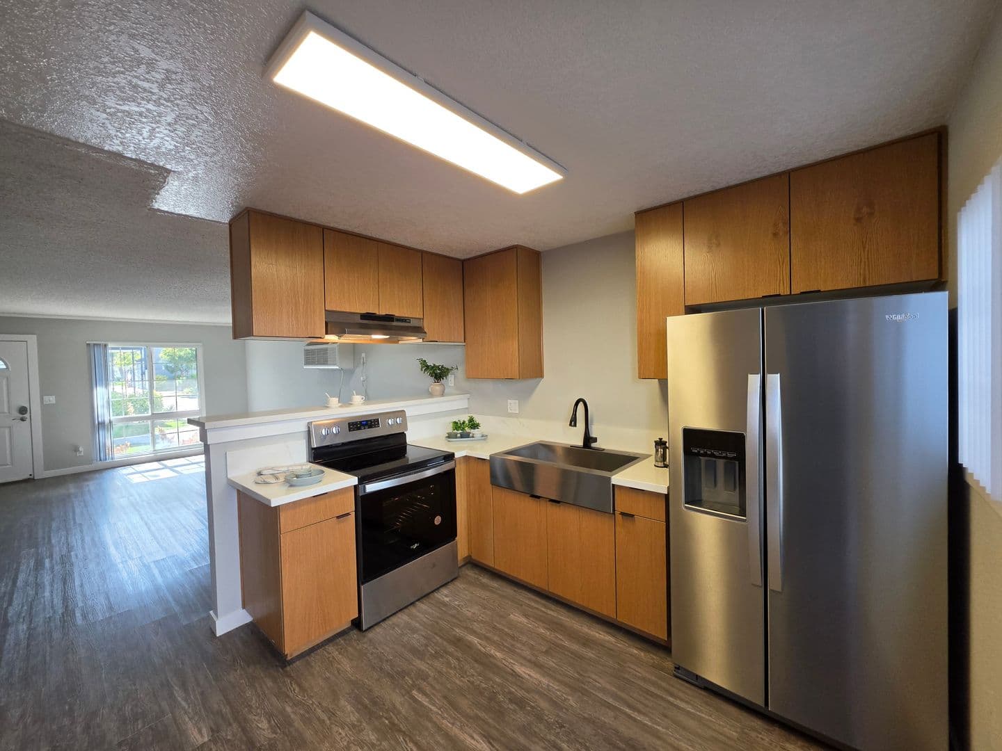055 - Villa Del Sol Apartment Homes 5 of 7