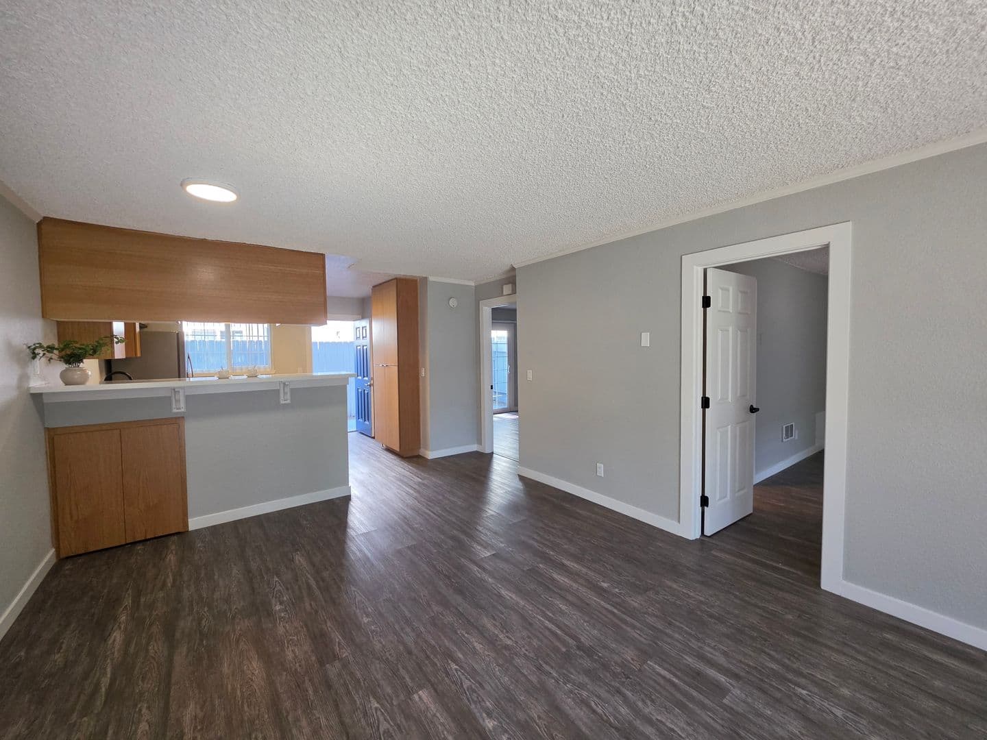 055 - Villa Del Sol Apartment Homes 6 of 7