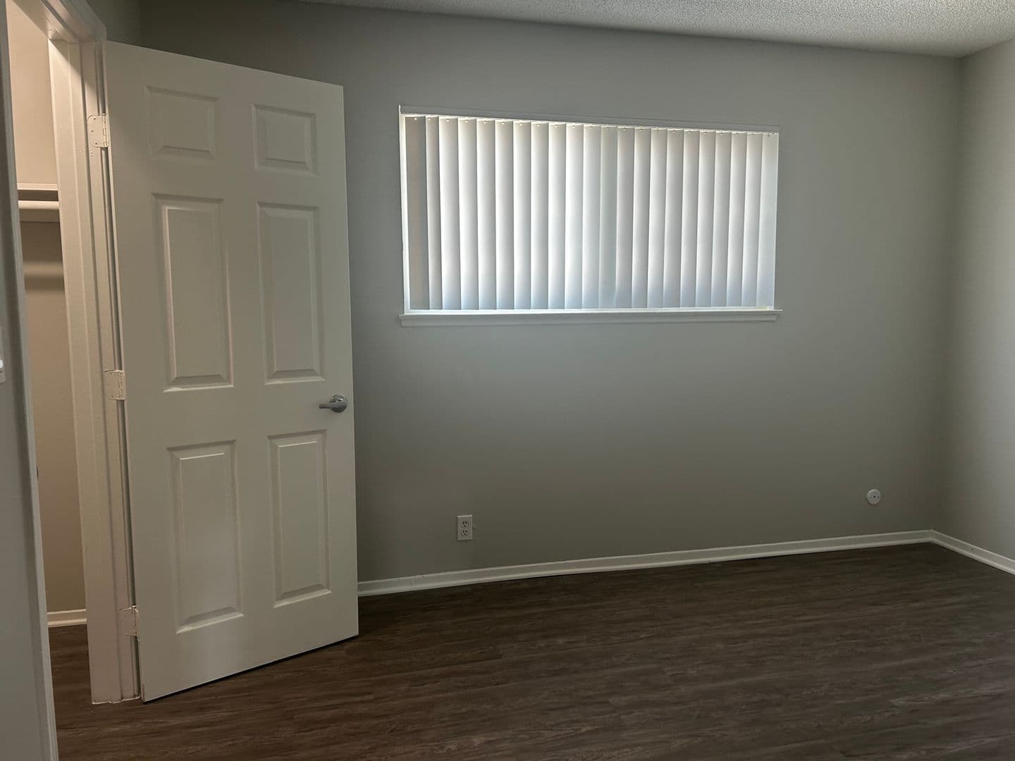 055 - Villa Del Sol Apartment Homes 4 of 6