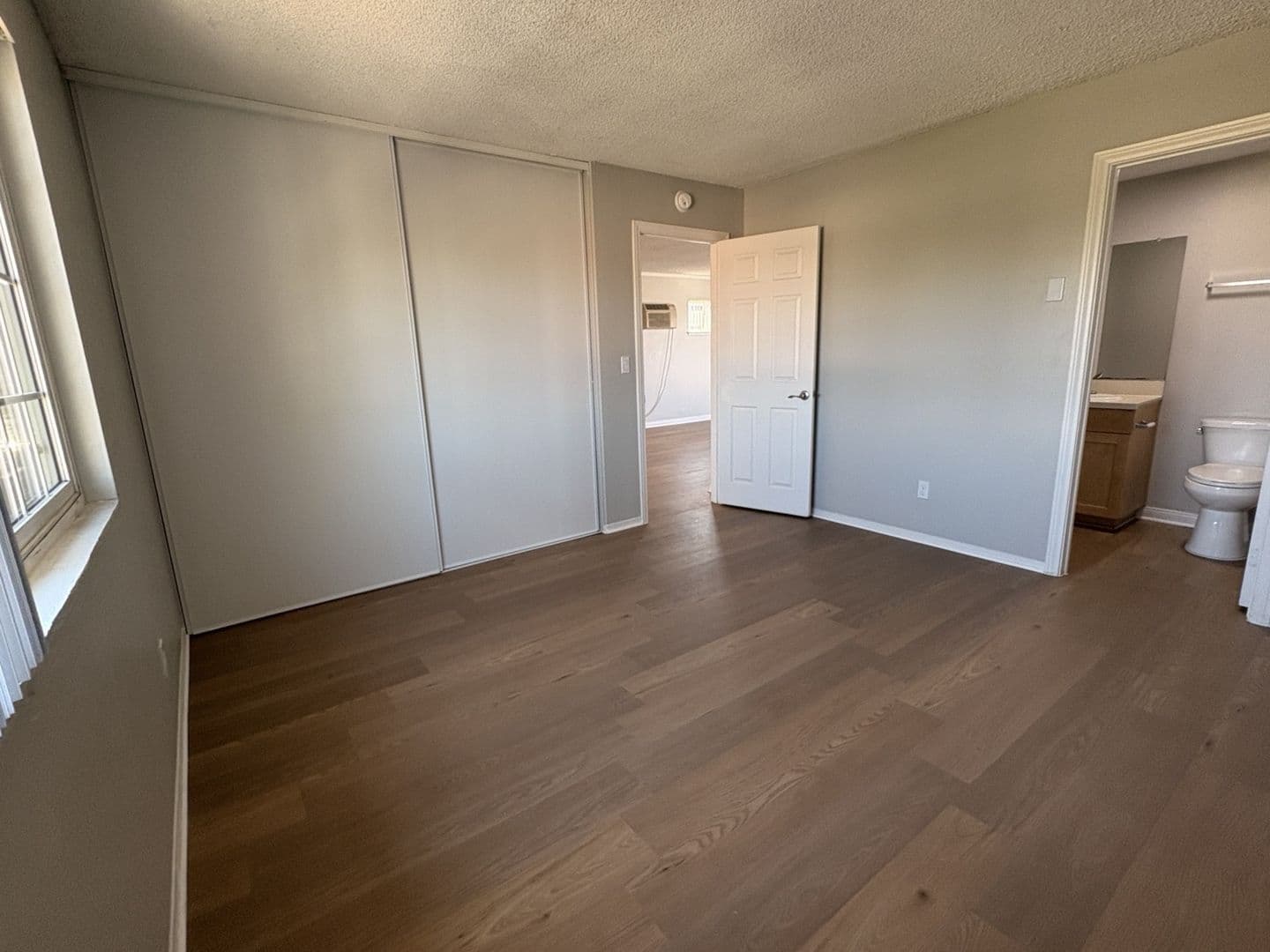 055 - Villa Del Sol Apartment Homes 4 of 7