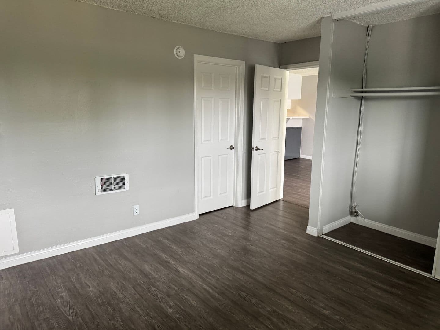 055 - Villa Del Sol Apartment Homes 5 of 6