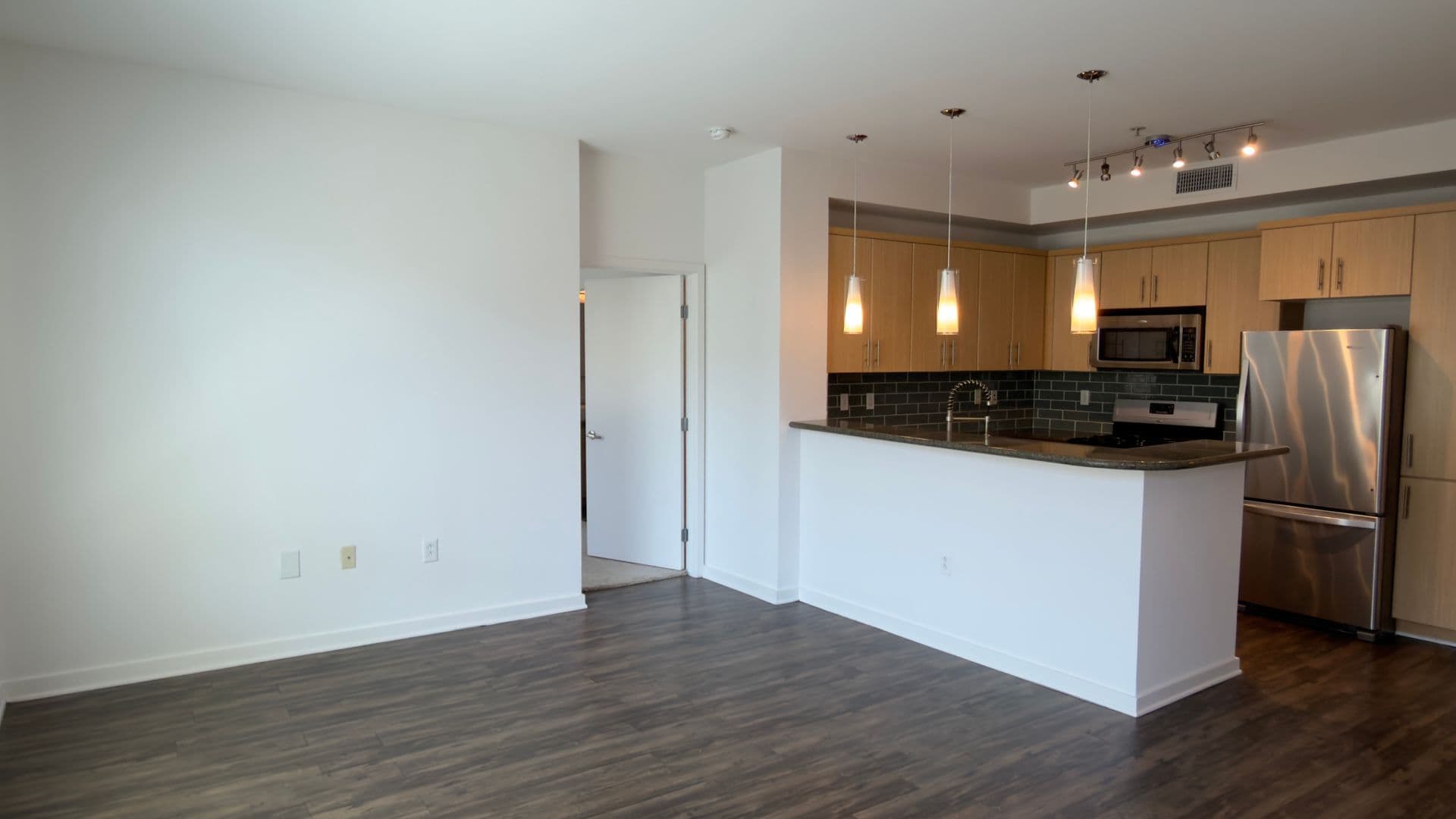135 - Canvas LA Apartments 2 of 8
