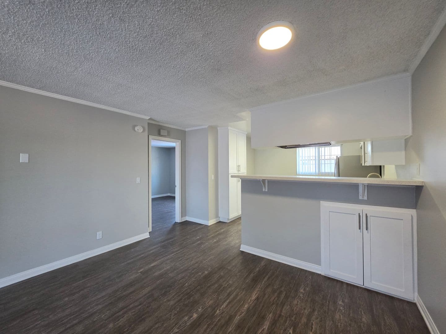 055 - Villa Del Sol Apartment Homes 6 of 9