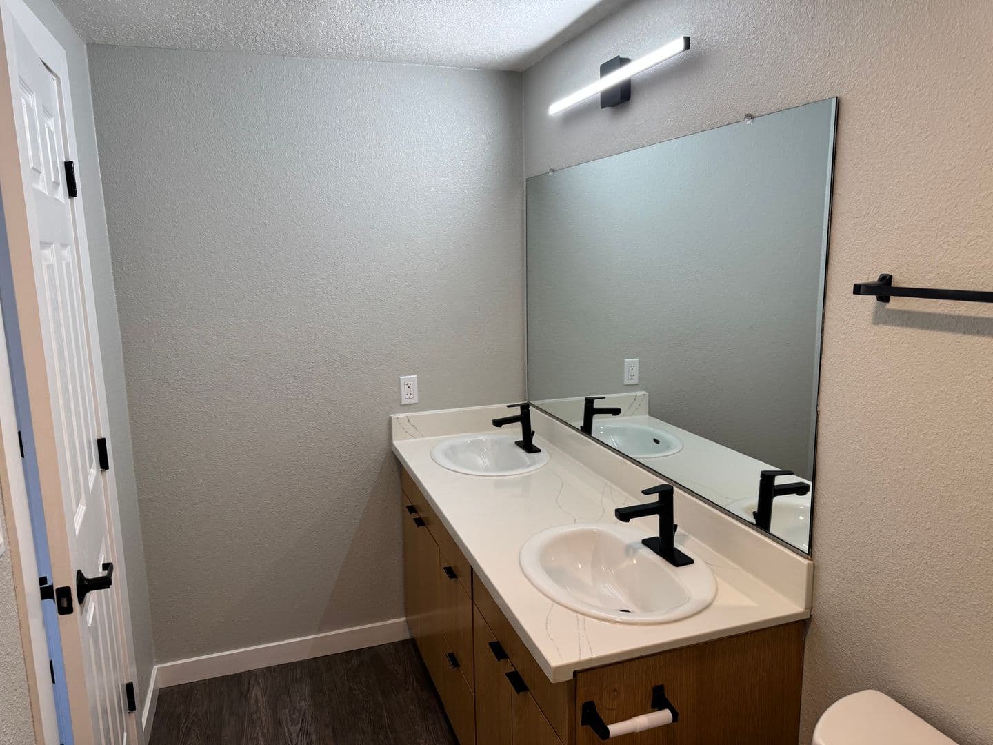 055 - Villa Del Sol Apartment Homes 4 of 8