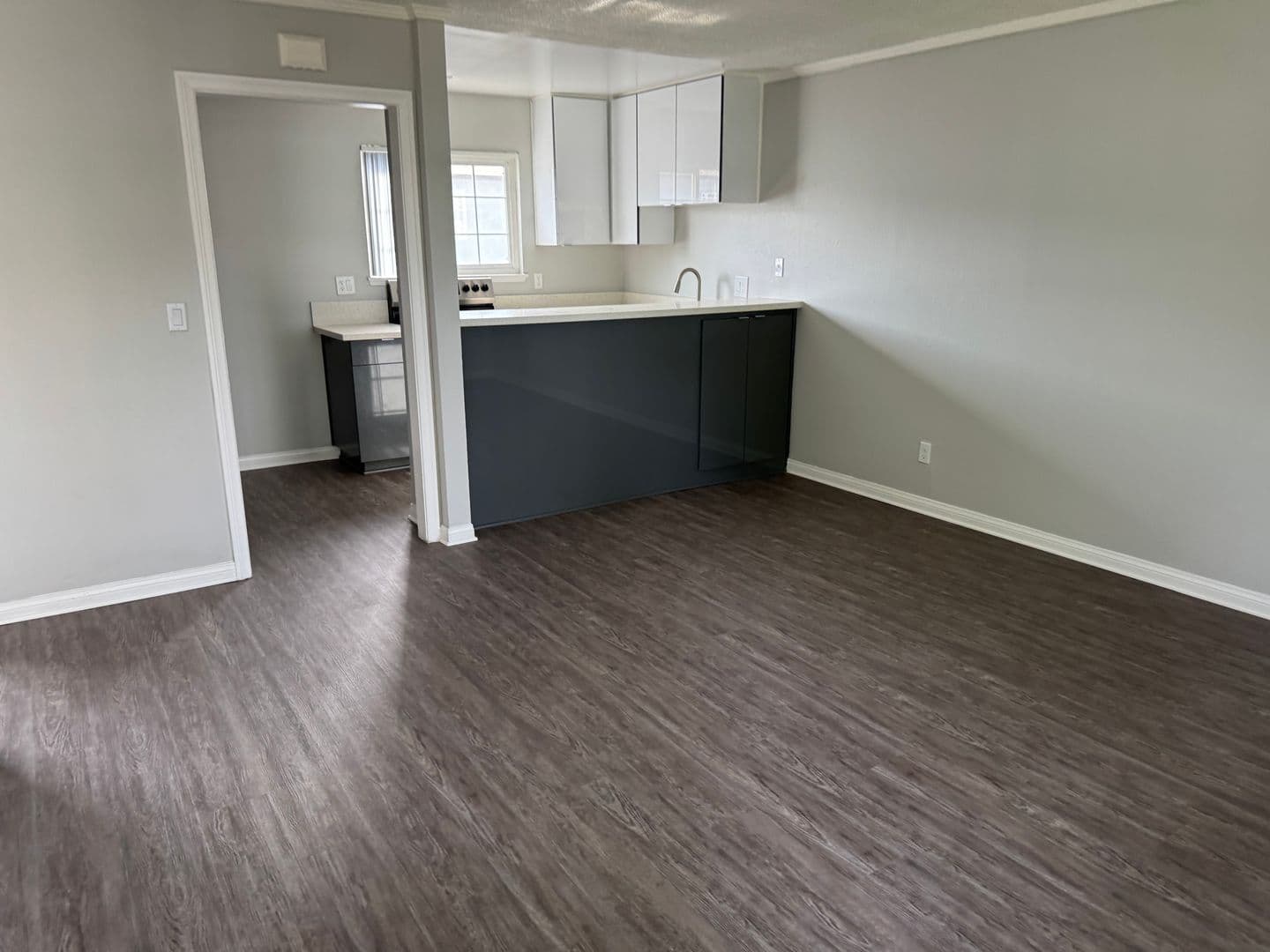 055 - Villa Del Sol Apartment Homes 1 of 6