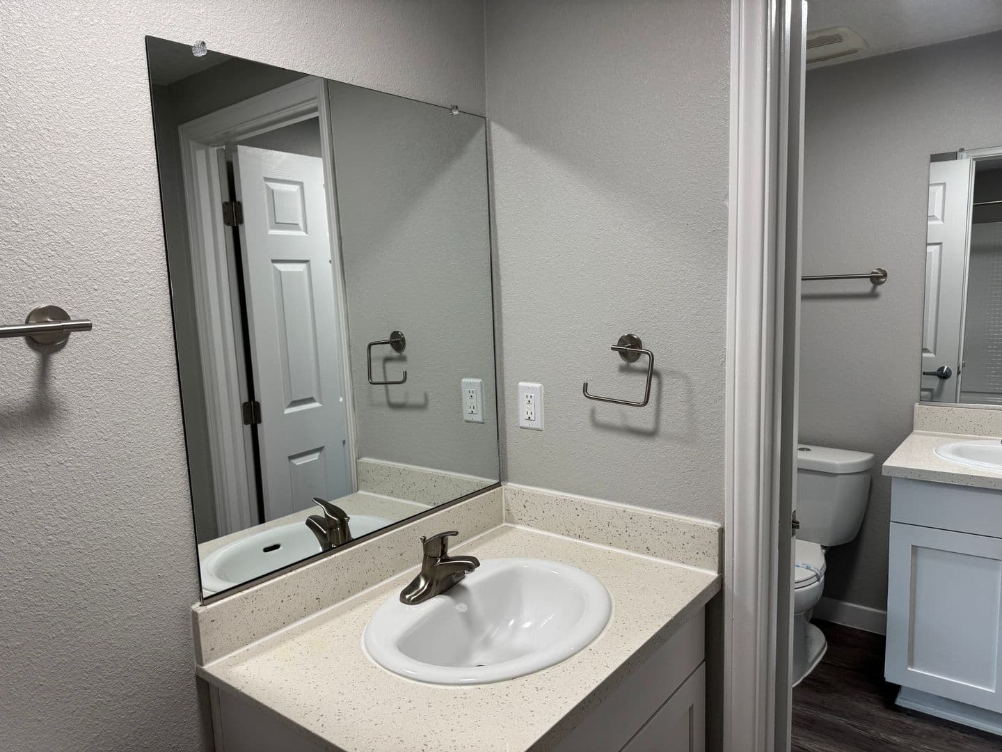 055 - Villa Del Sol Apartment Homes 4 of 6