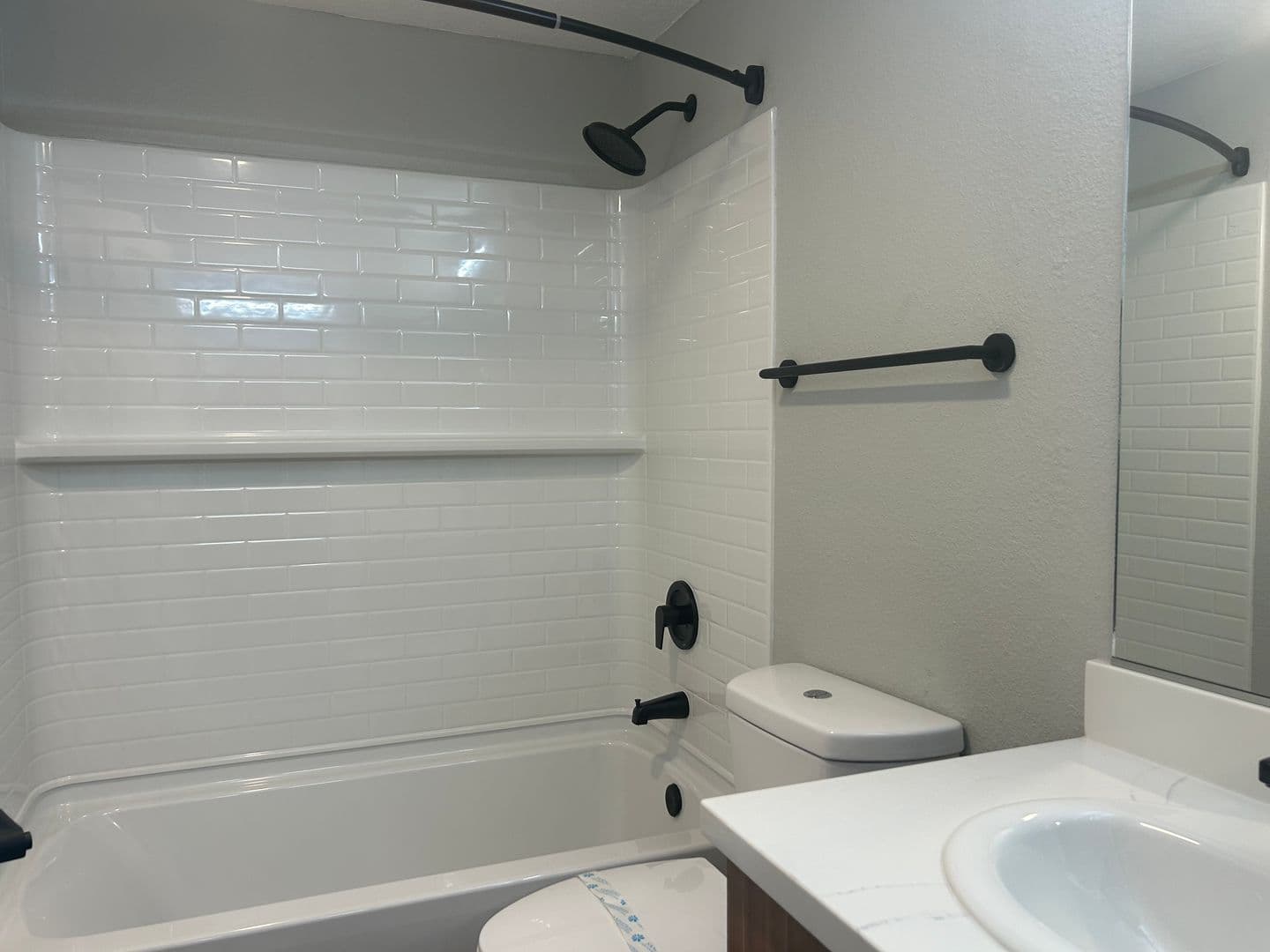 055 - Villa Del Sol Apartment Homes 7 of 9