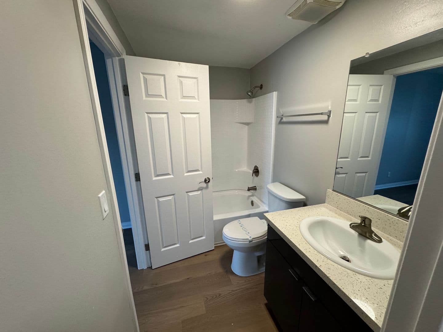055 - Villa Del Sol Apartment Homes 5 of 6