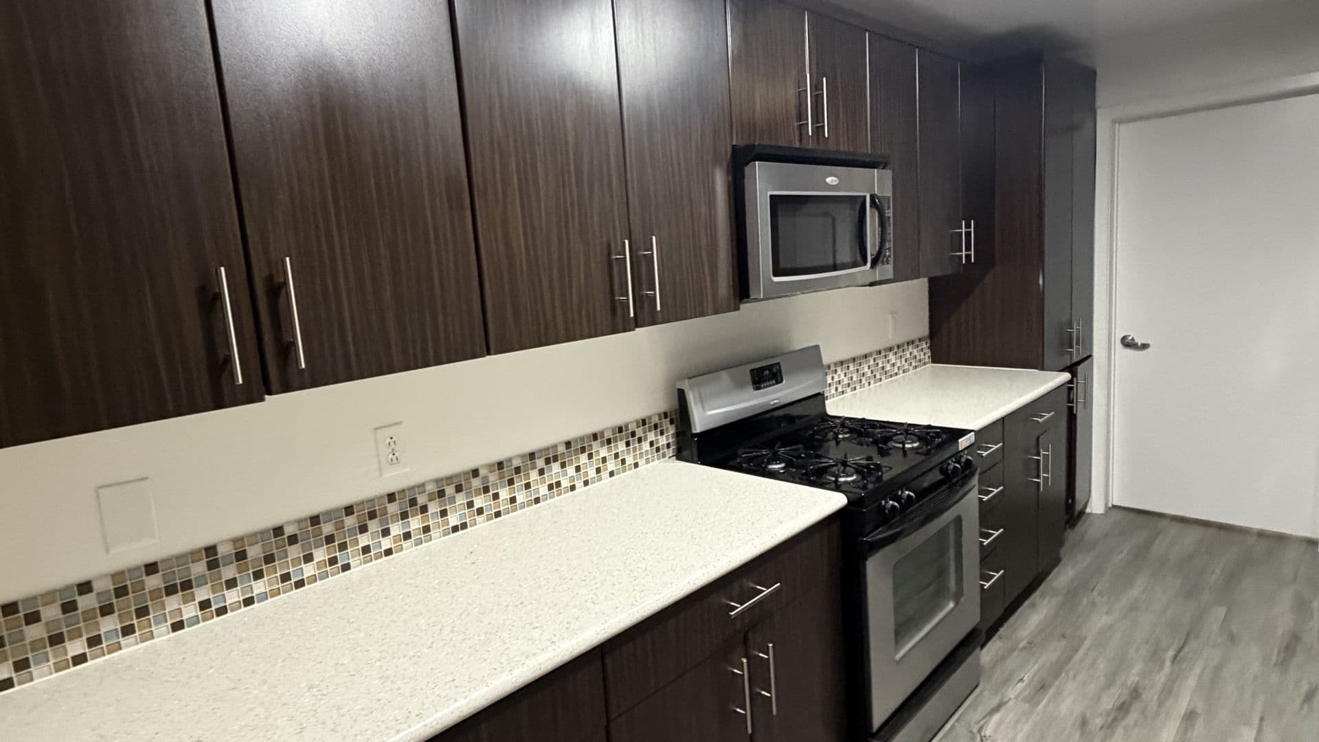 135 - Canvas LA Apartments 2 of 4