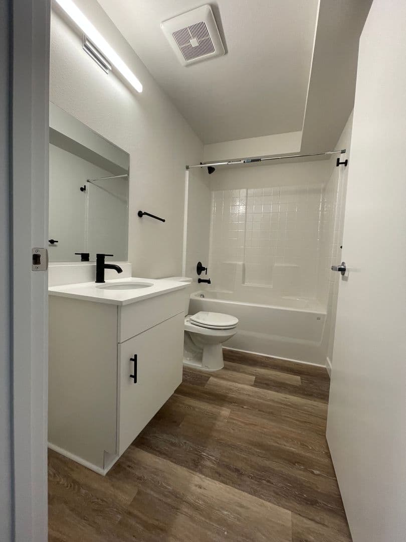 S28 Bode Westwood 2 of 7