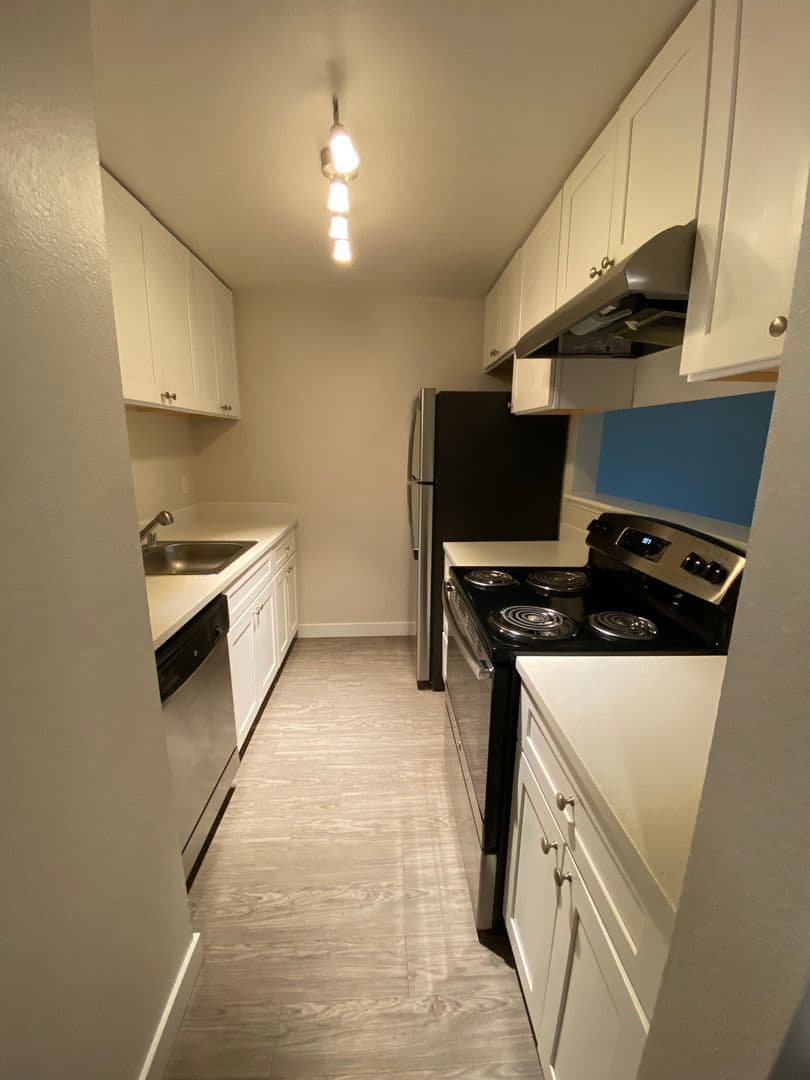S20 Bayview East 1 of 6