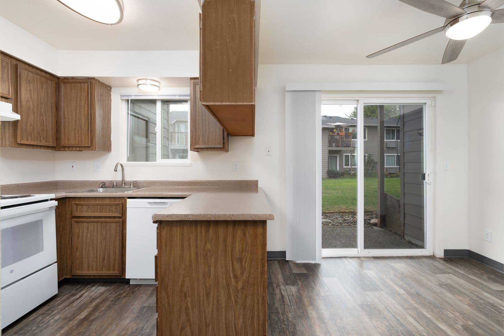 Applegate Apartments 9 of 24