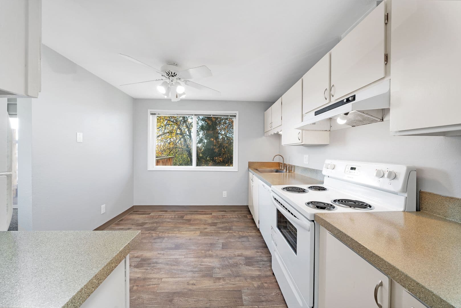 Driftwood Terrace Apartments 1 of 7