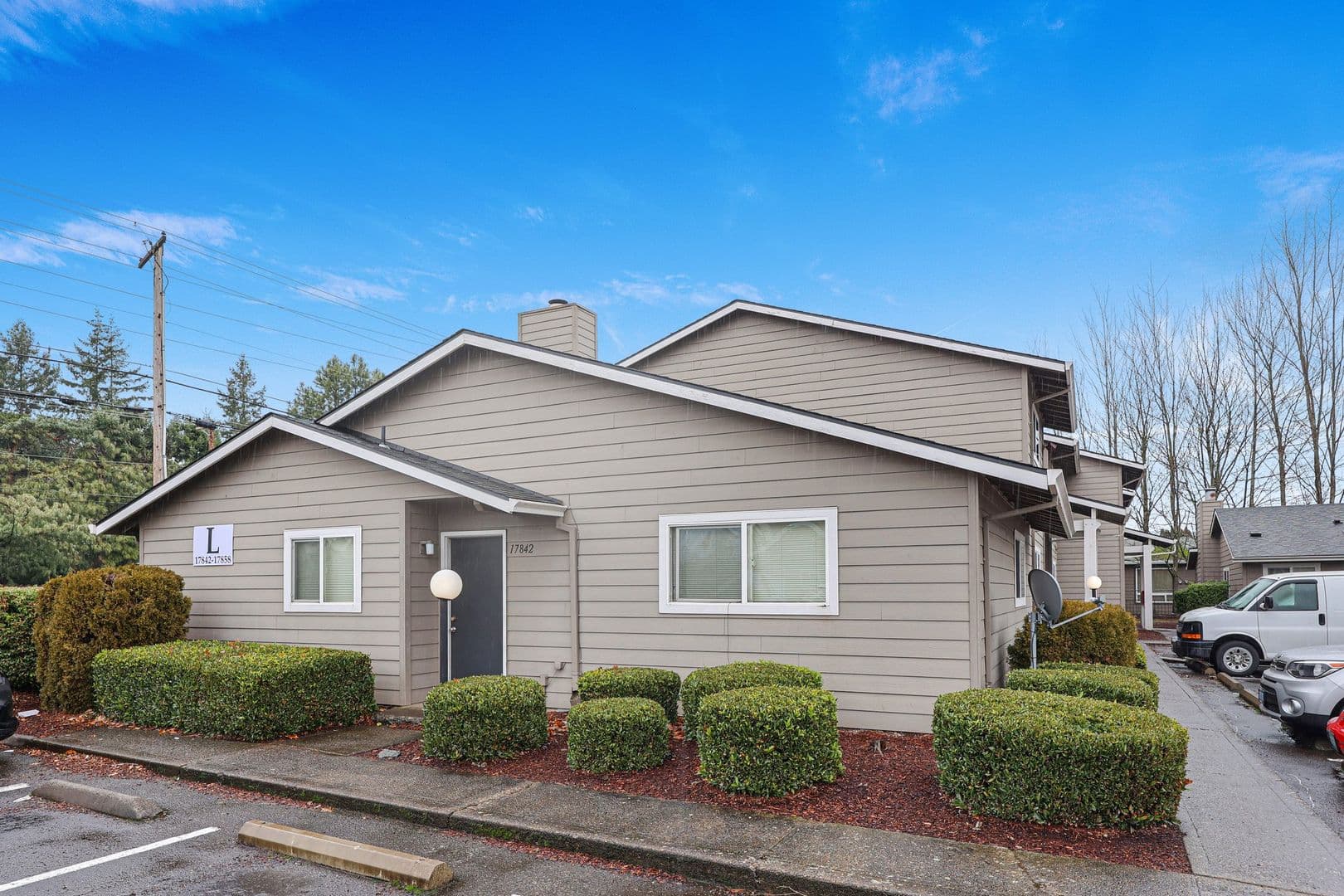 Applegate Apartments 2 of 22