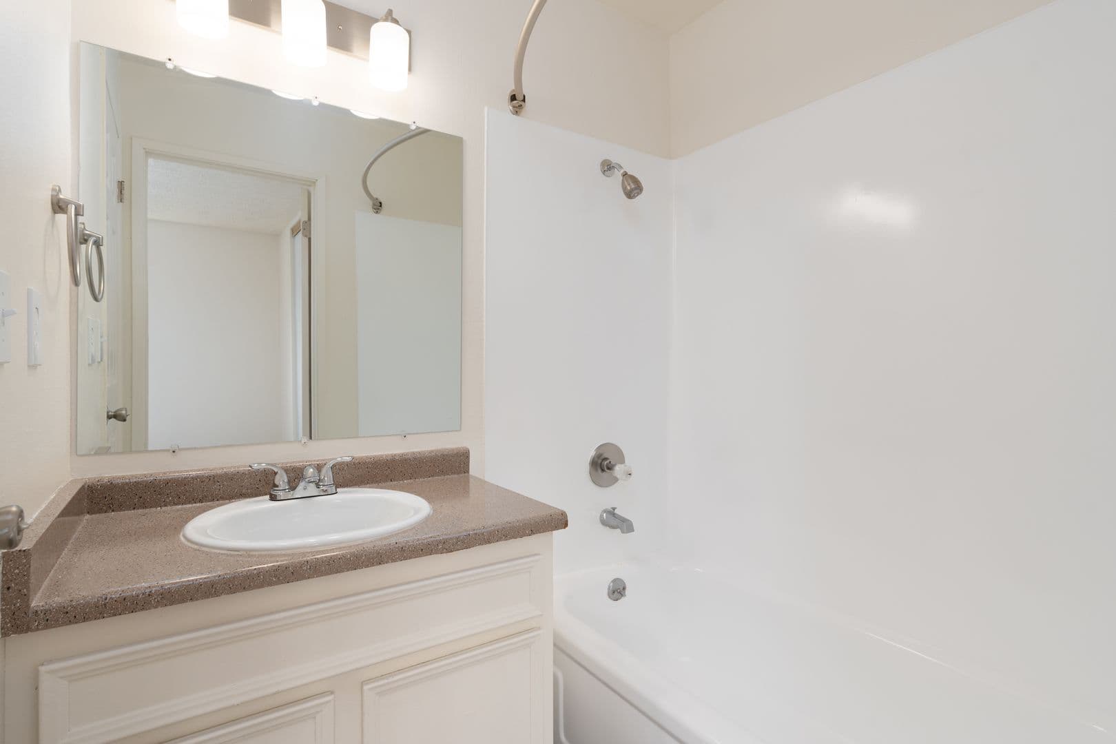 Applegate Apartments 23 of 24