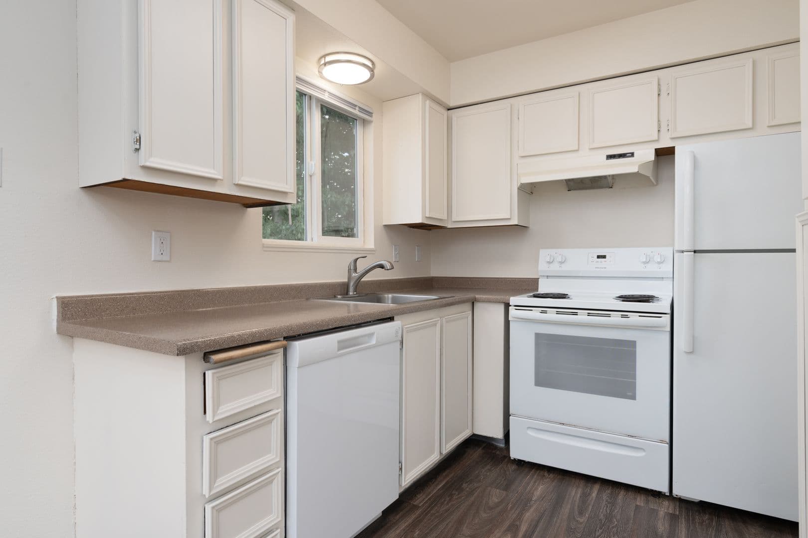 Applegate Apartments 14 of 22