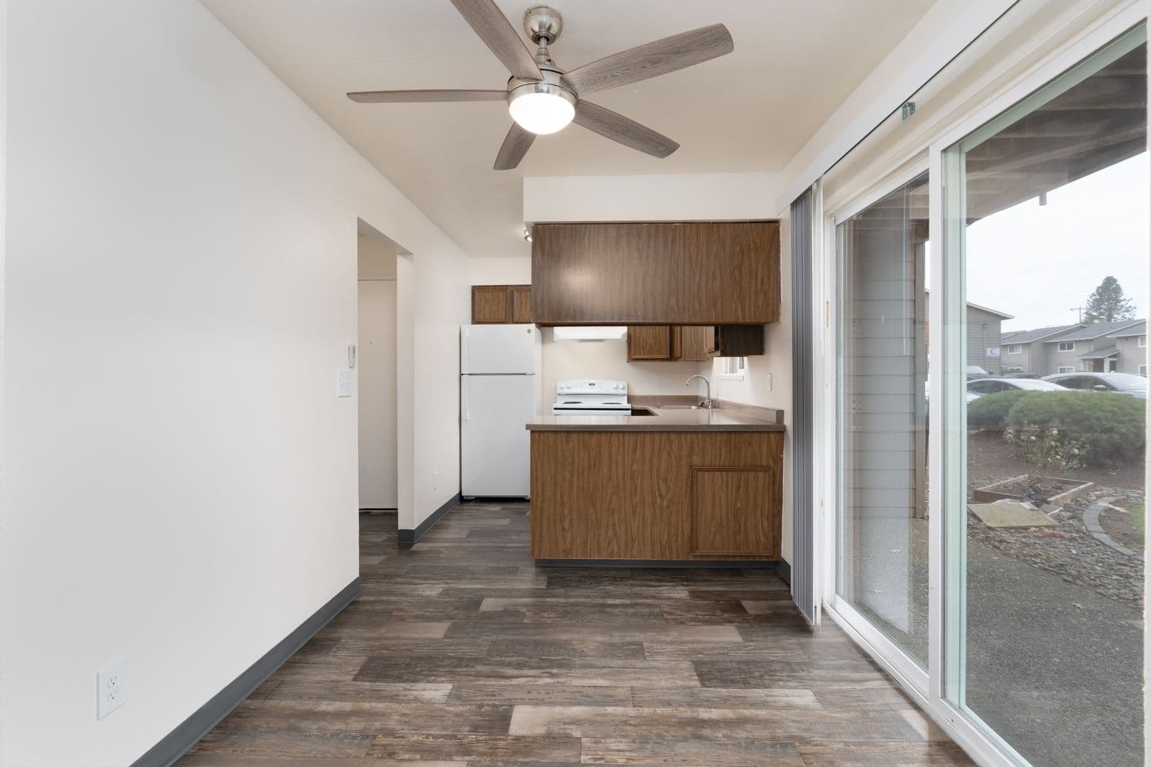 Applegate Apartments 10 of 24