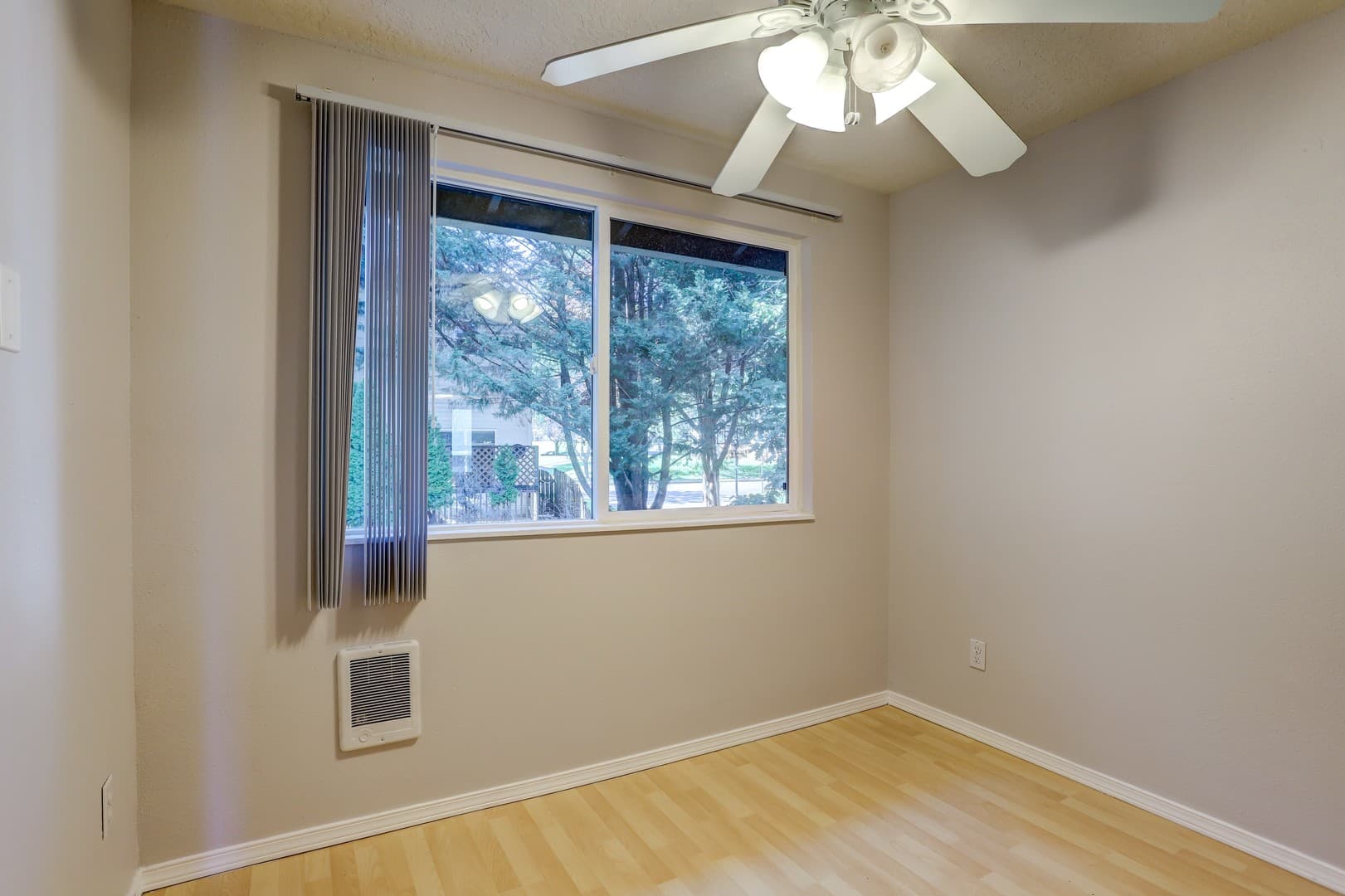 Carriage Estates-CCM-3130S 3 of 18