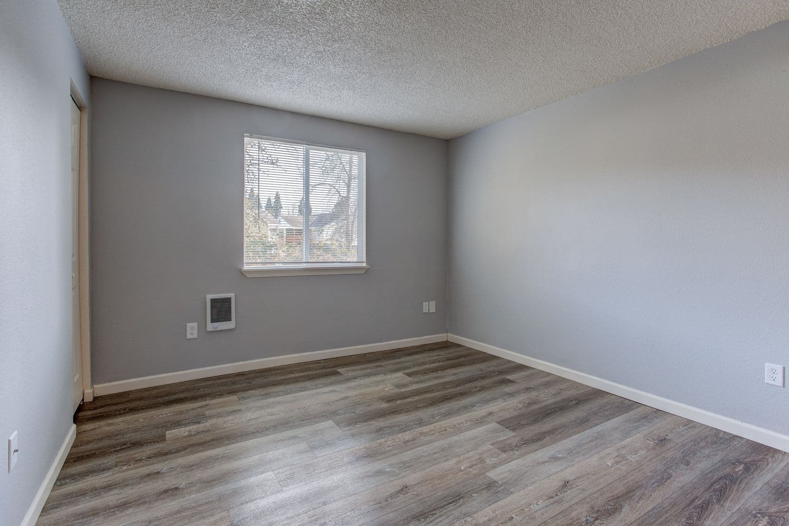 Johnson Creek Village Apartments- JCV-9030FL 3 of 12