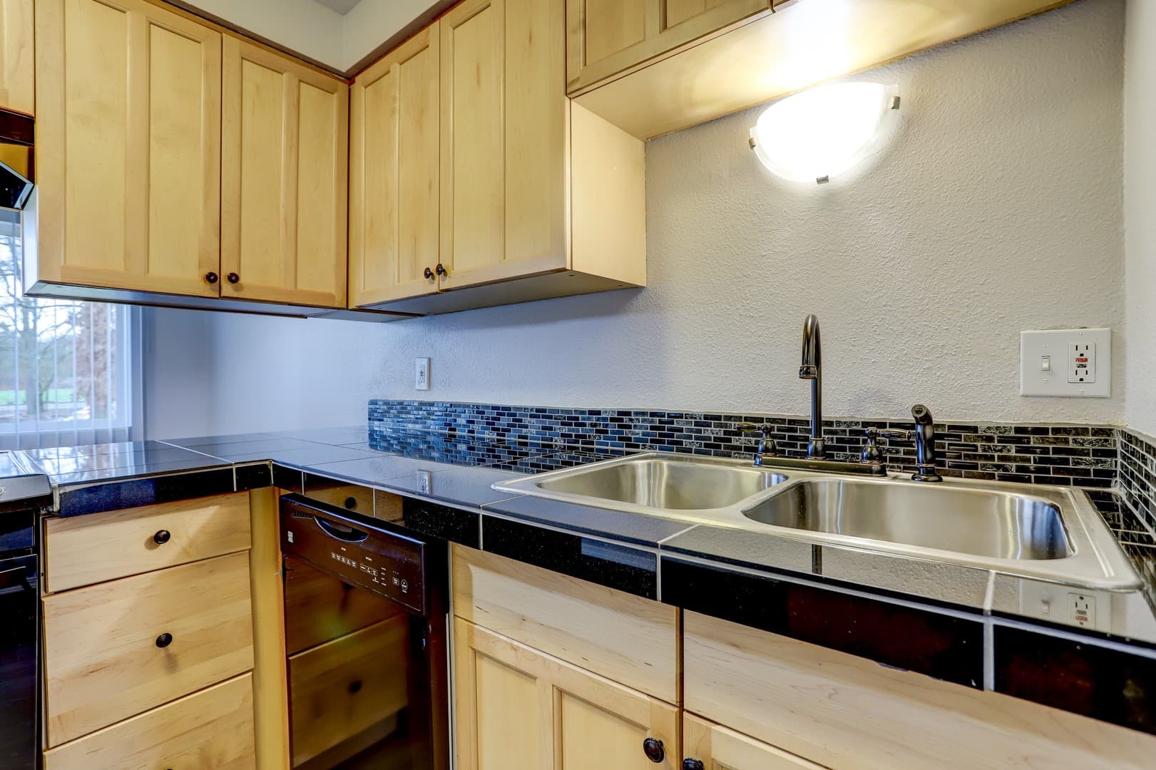 Carriage Estates-CCM-3130S 7 of 21
