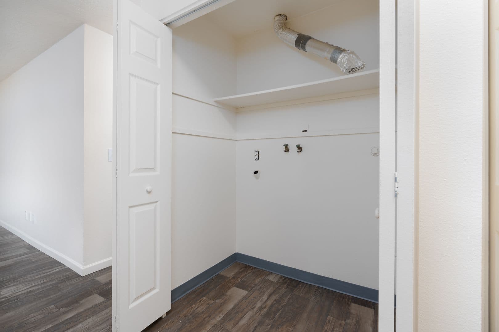 Applegate Apartments 7 of 24