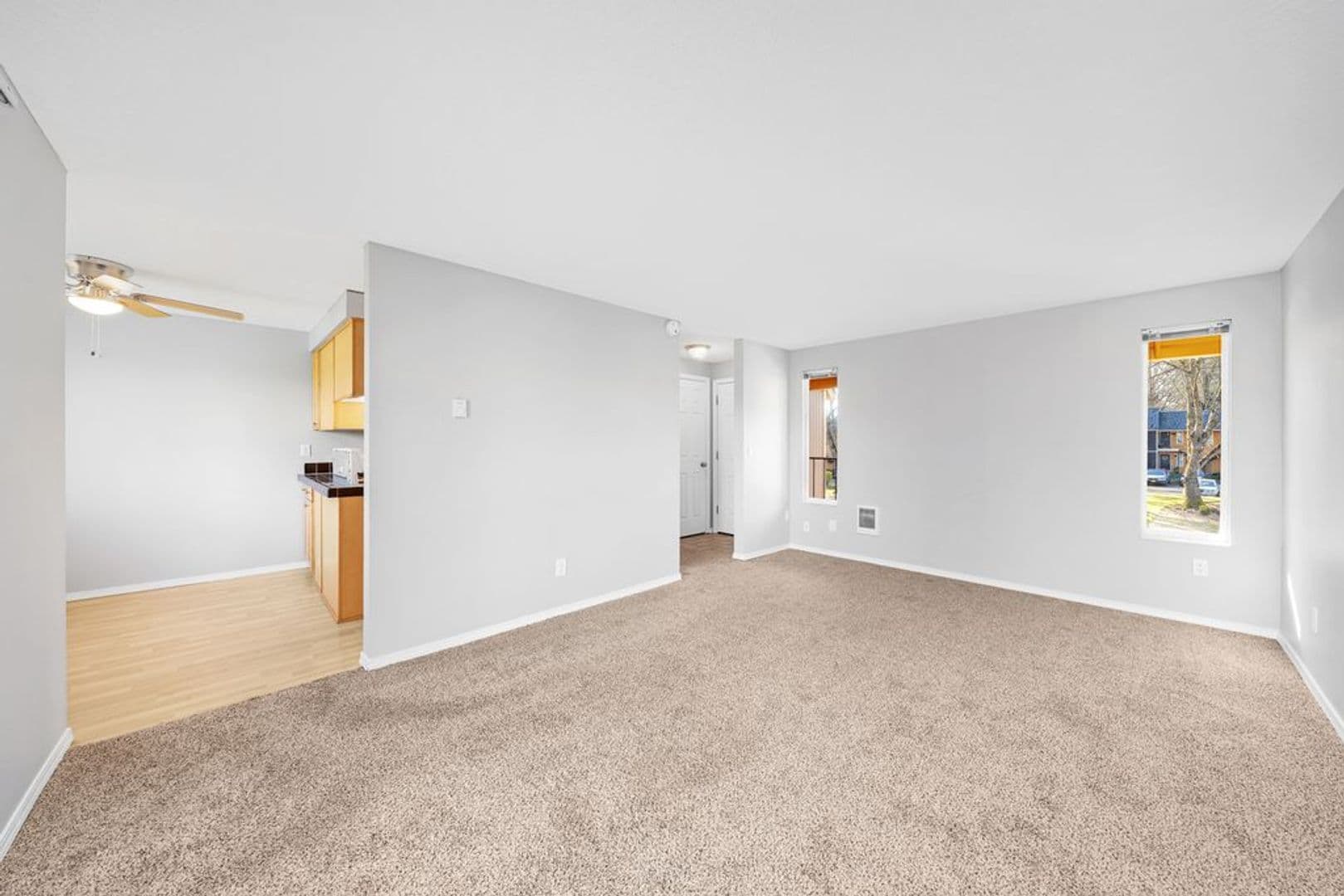 Carriage Estates-CCM-3130S 1 of 28