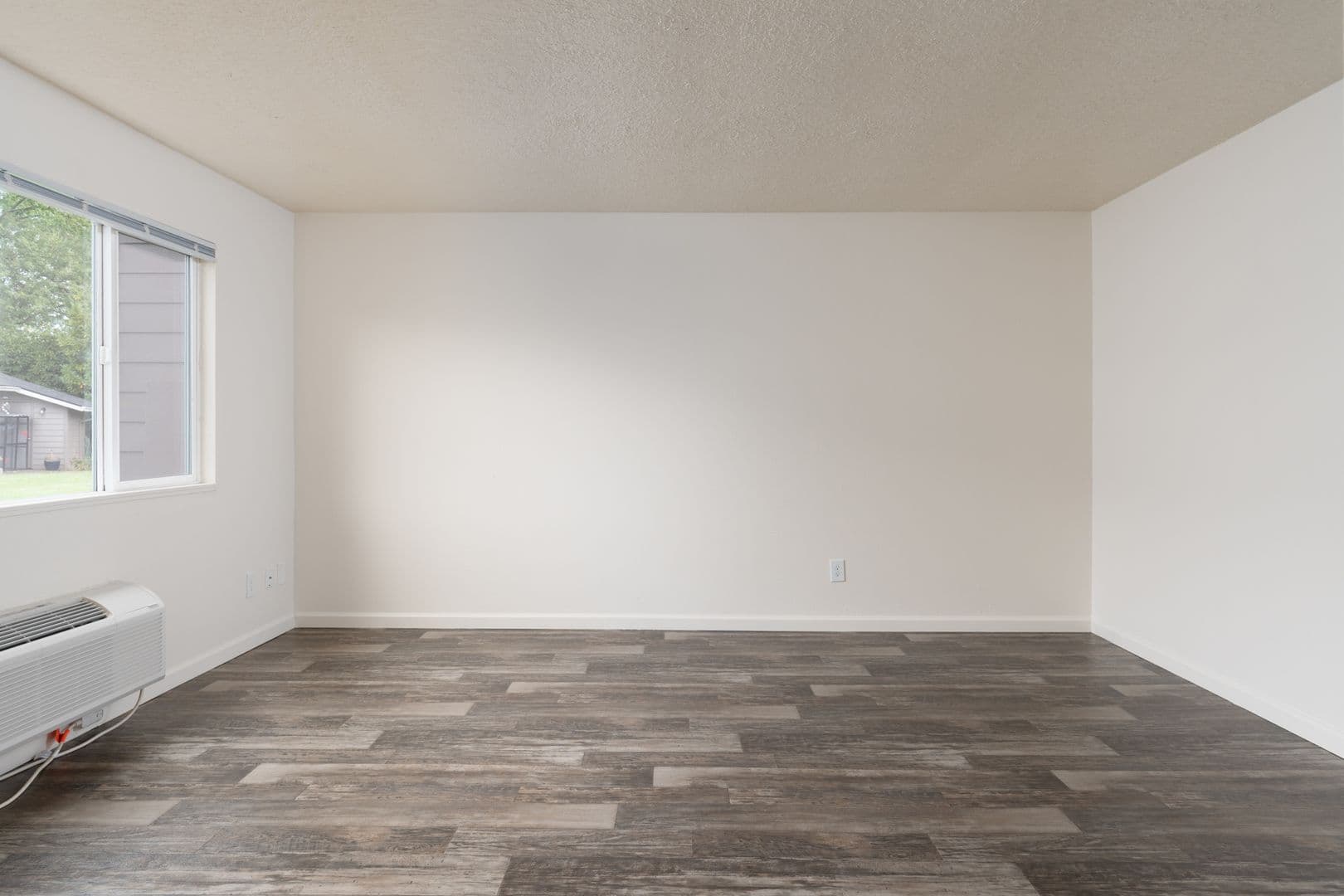Applegate Apartments 14 of 24