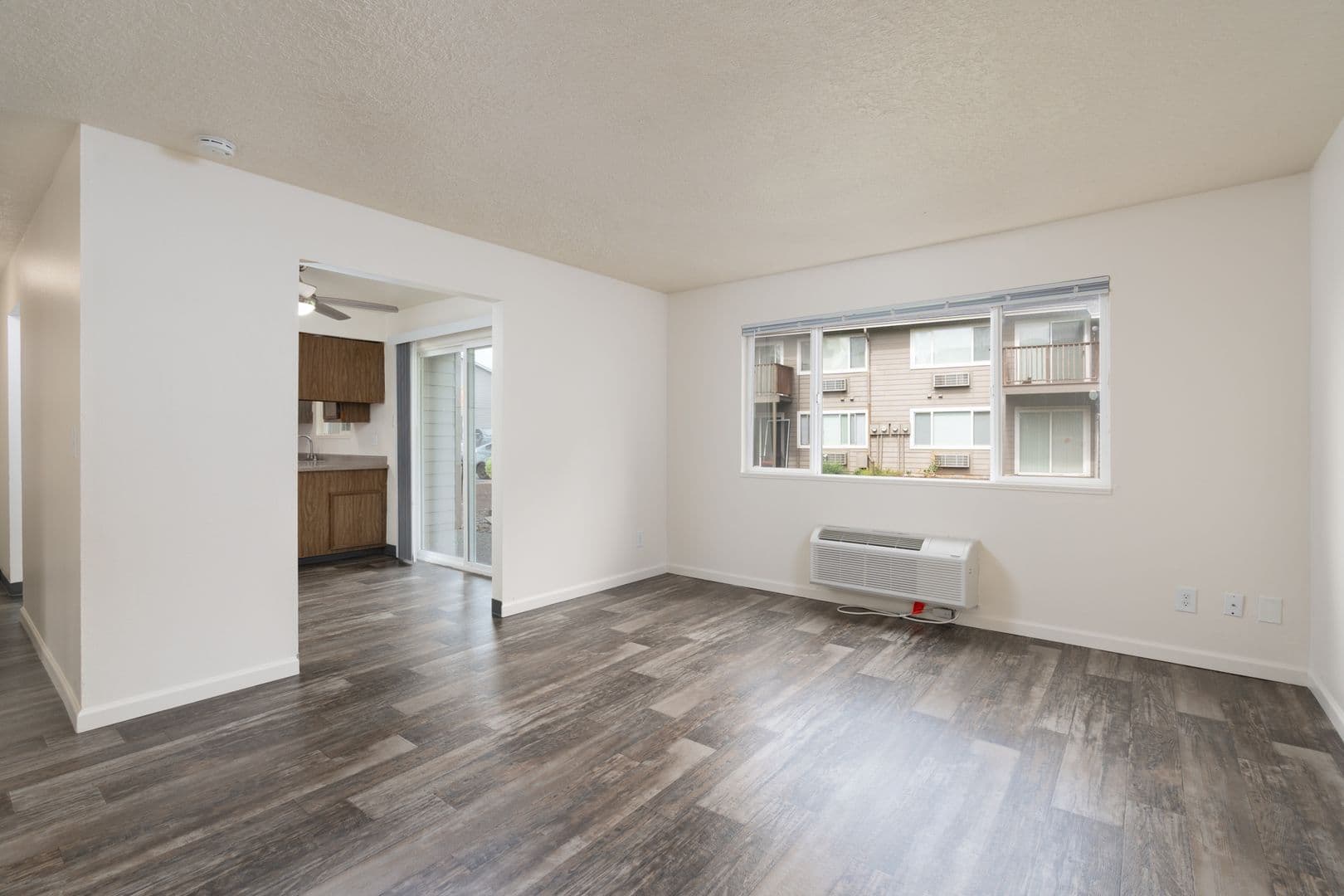 Applegate Apartments 16 of 24
