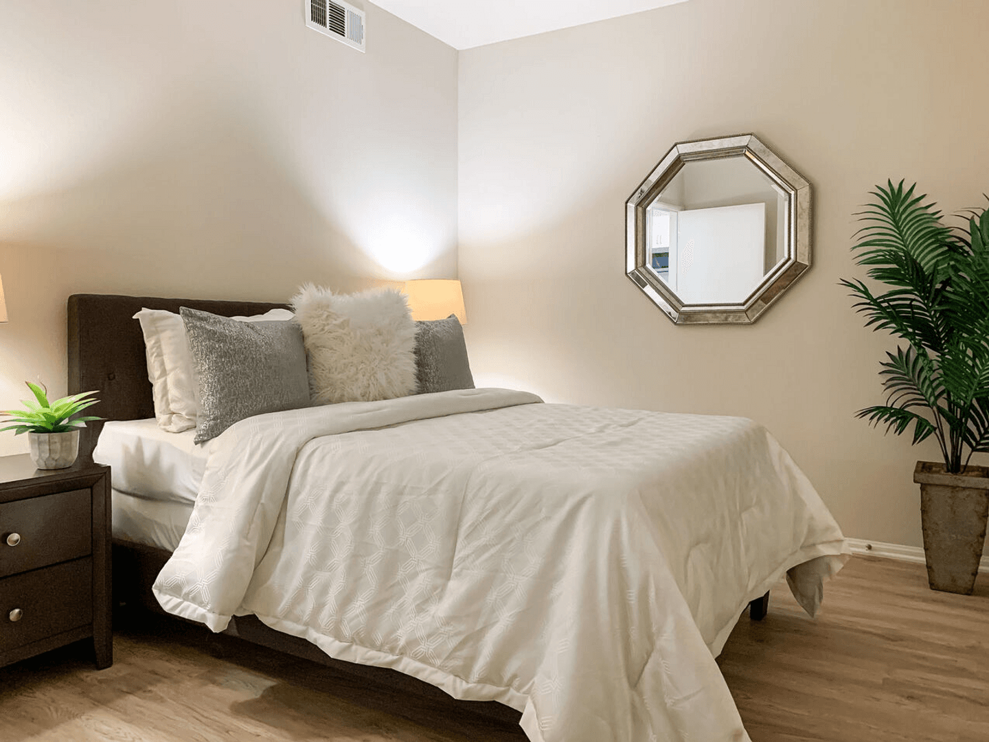 Huge 1bed, Open Floor Plan, W/D in-unit + parking: Chula Vista at 3rd St. 2 of 22