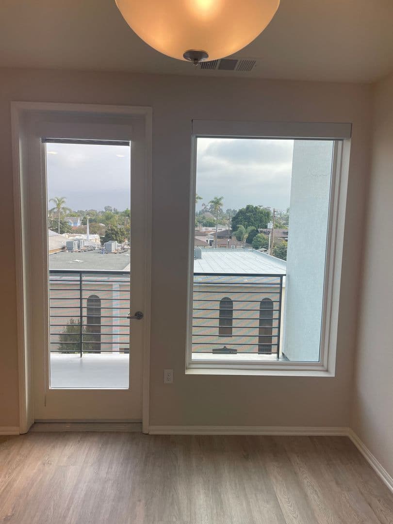 Huge 1bed, Open Floor Plan, W/D in-unit + parking: Chula Vista at 3rd St. 20 of 22
