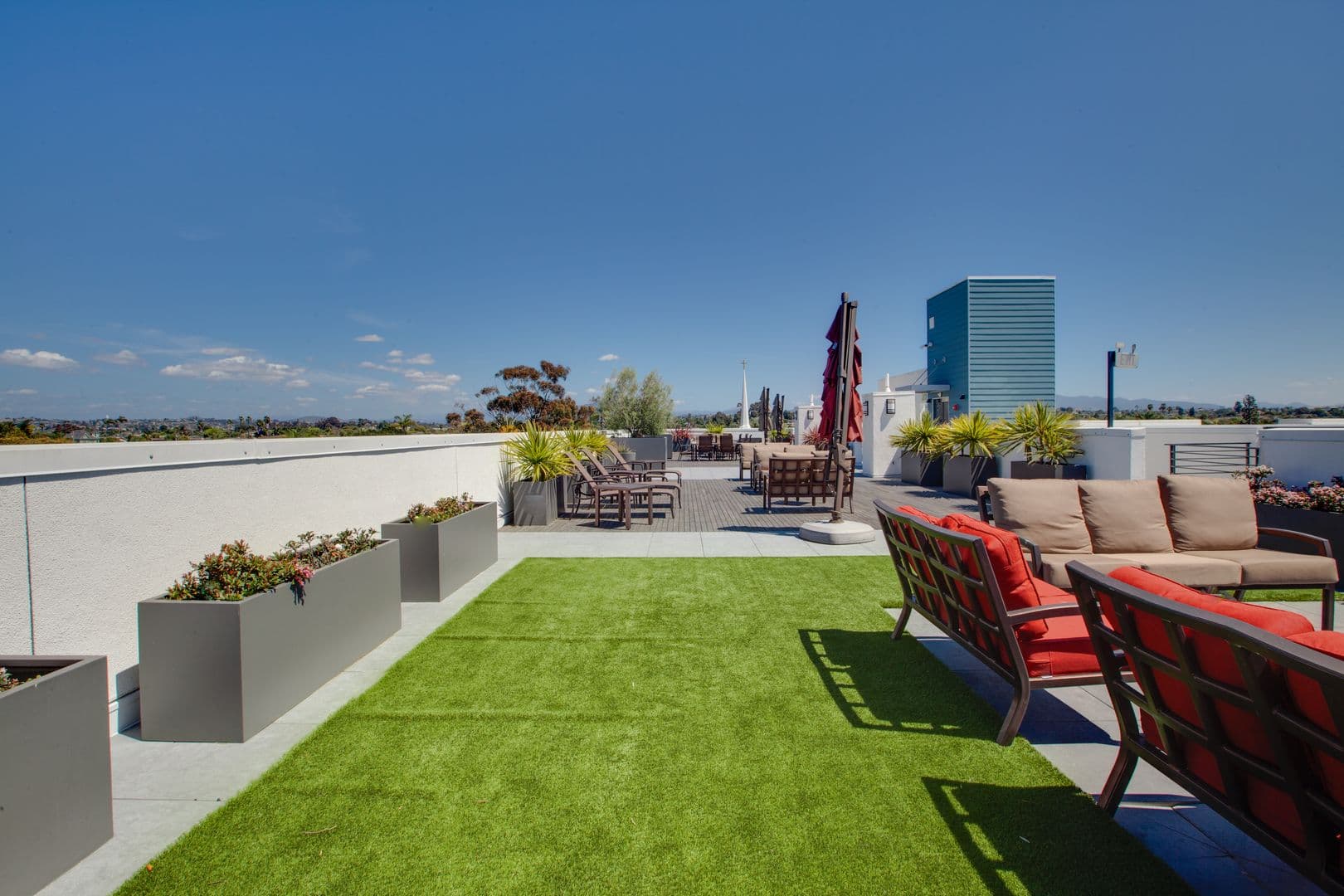 Huge 1bed, Open Floor Plan, W/D in-unit + parking: Chula Vista at 3rd St. 16 of 20