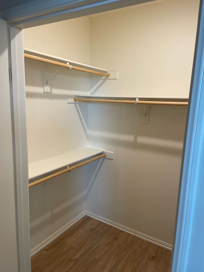 Huge 1bed, Open Floor Plan, W/D in-unit + parking: Chula Vista at 3rd St. 7 of 22