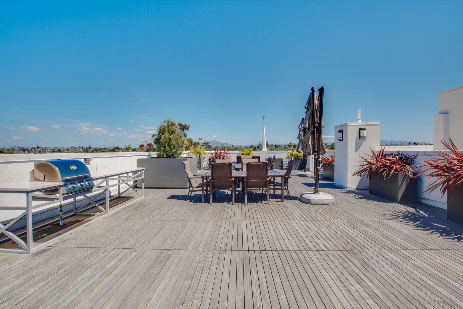 Huge 1bed, Open Floor Plan, W/D in-unit + parking: Chula Vista at 3rd St. 18 of 20
