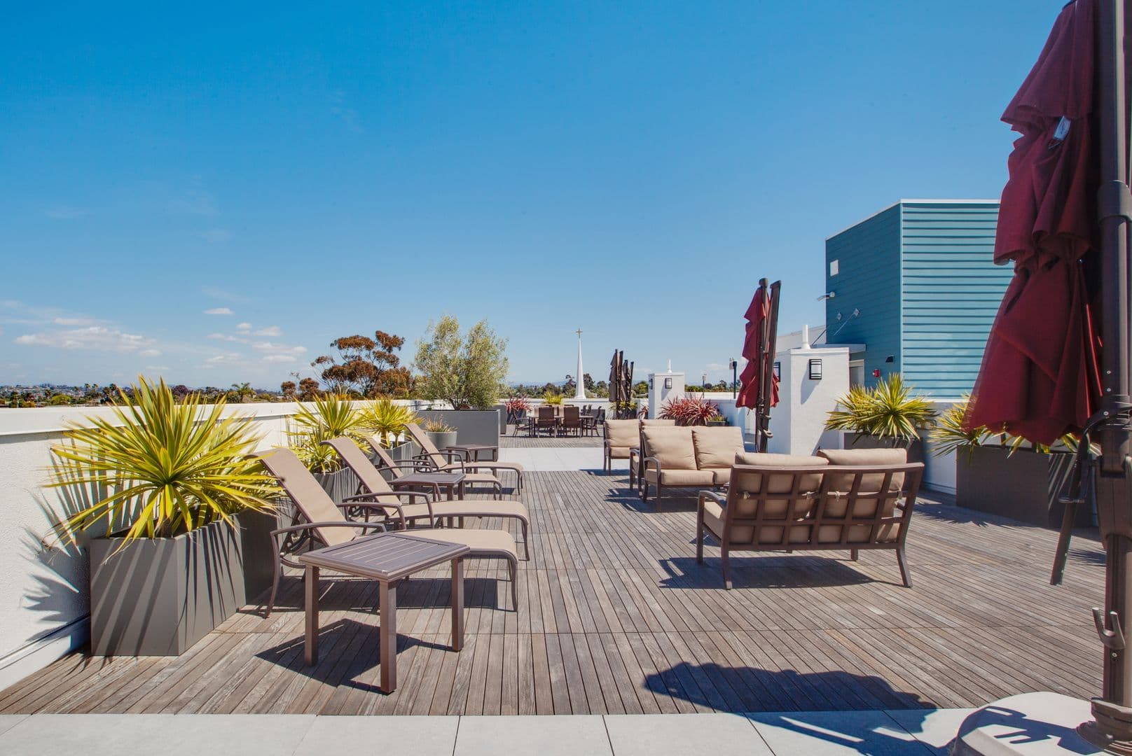 Huge 1bed, Open Floor Plan, W/D in-unit + parking: Chula Vista at 3rd St. 17 of 20
