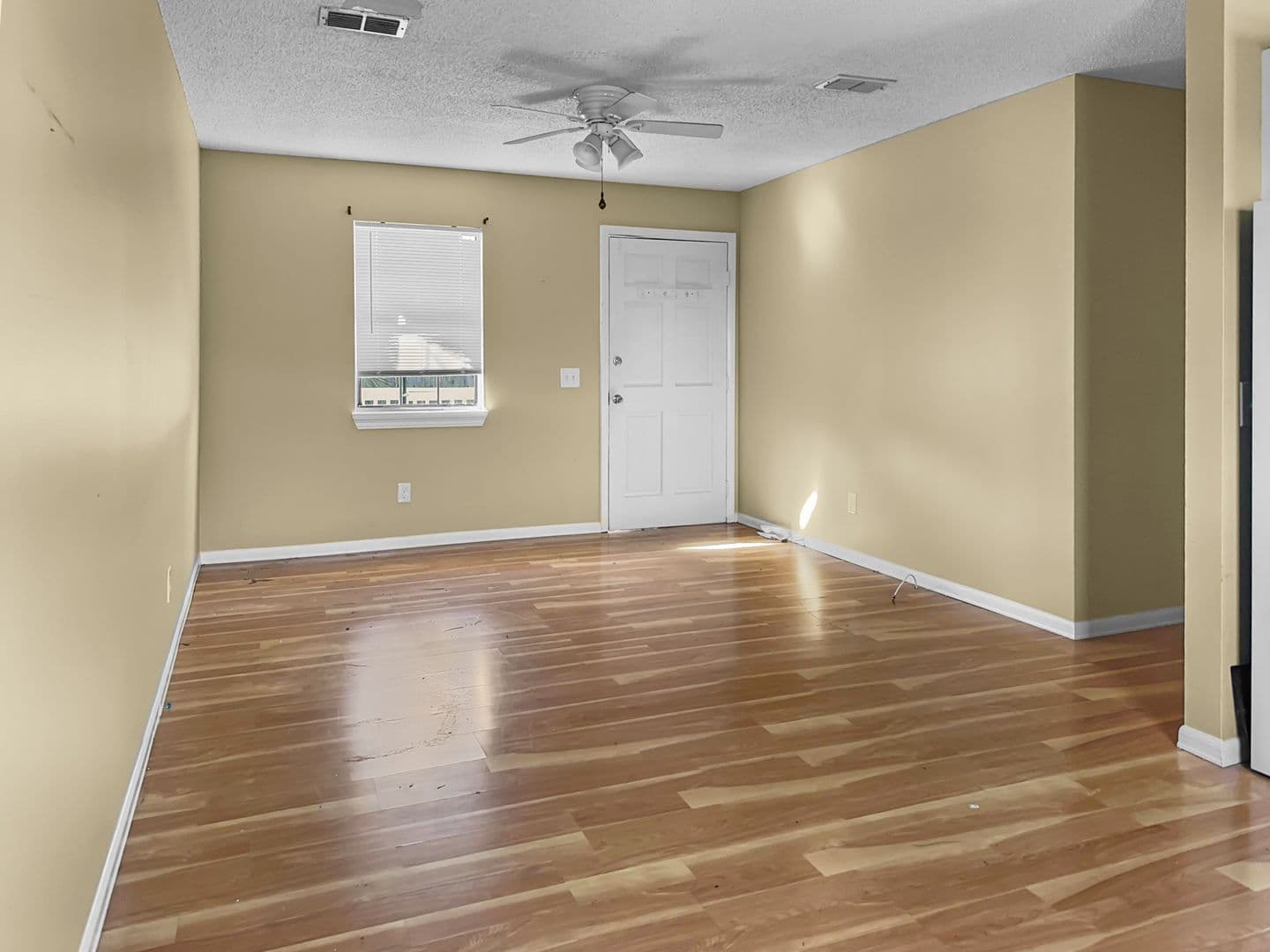 276 Daffin Place 2 of 21
