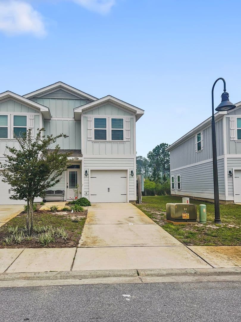 25 Crossing Ln #D 17 of 19