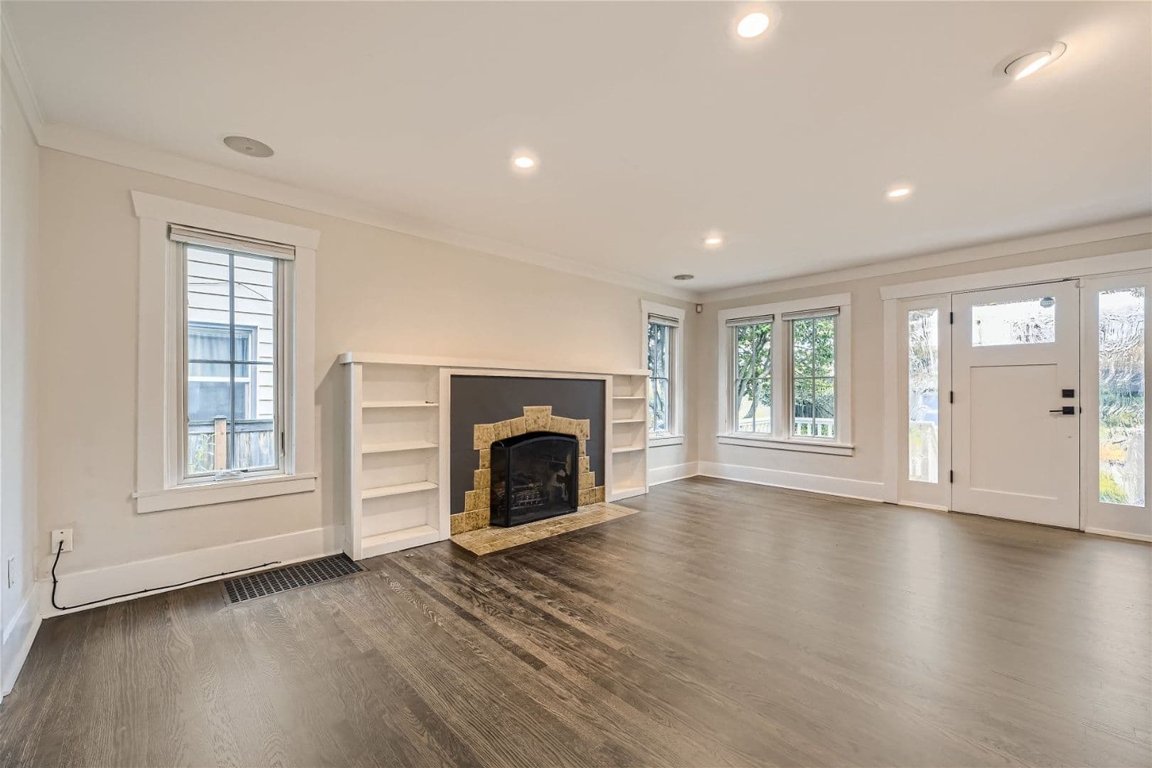 7522 9th Ave NE, Seattle WA 98115 14 of 32