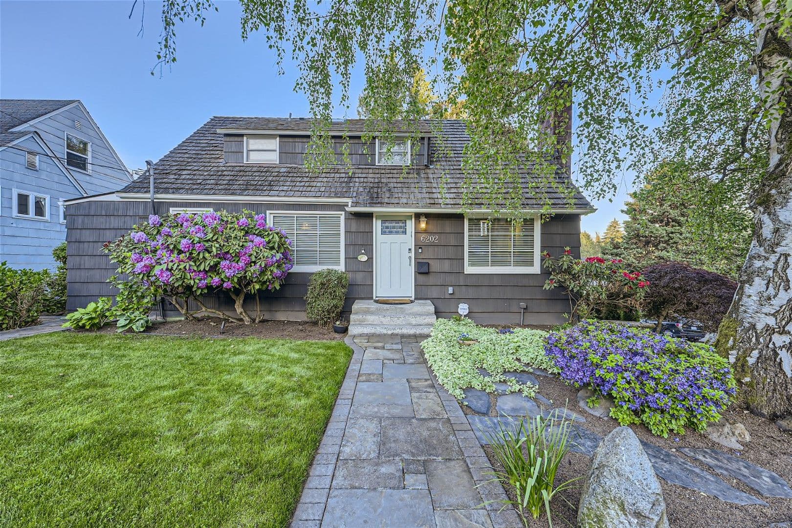 6202 38th Ave NE 1 of 8