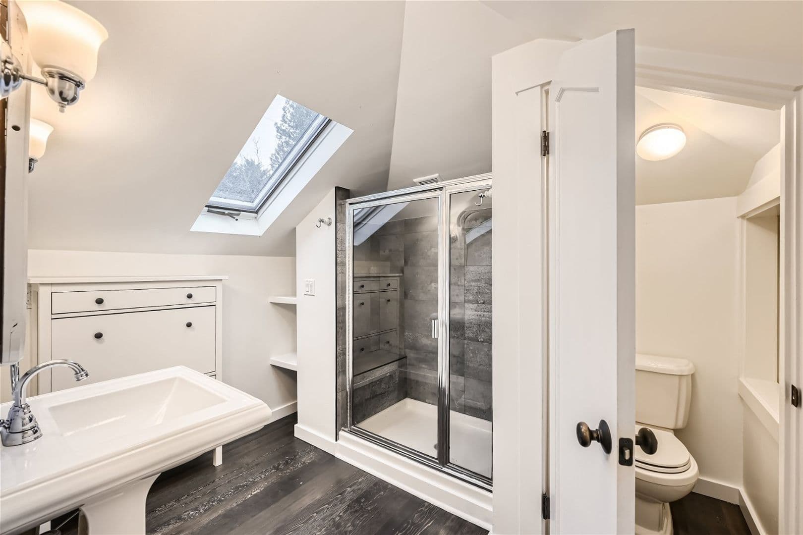 7522 9th Ave NE, Seattle WA 98115 24 of 32